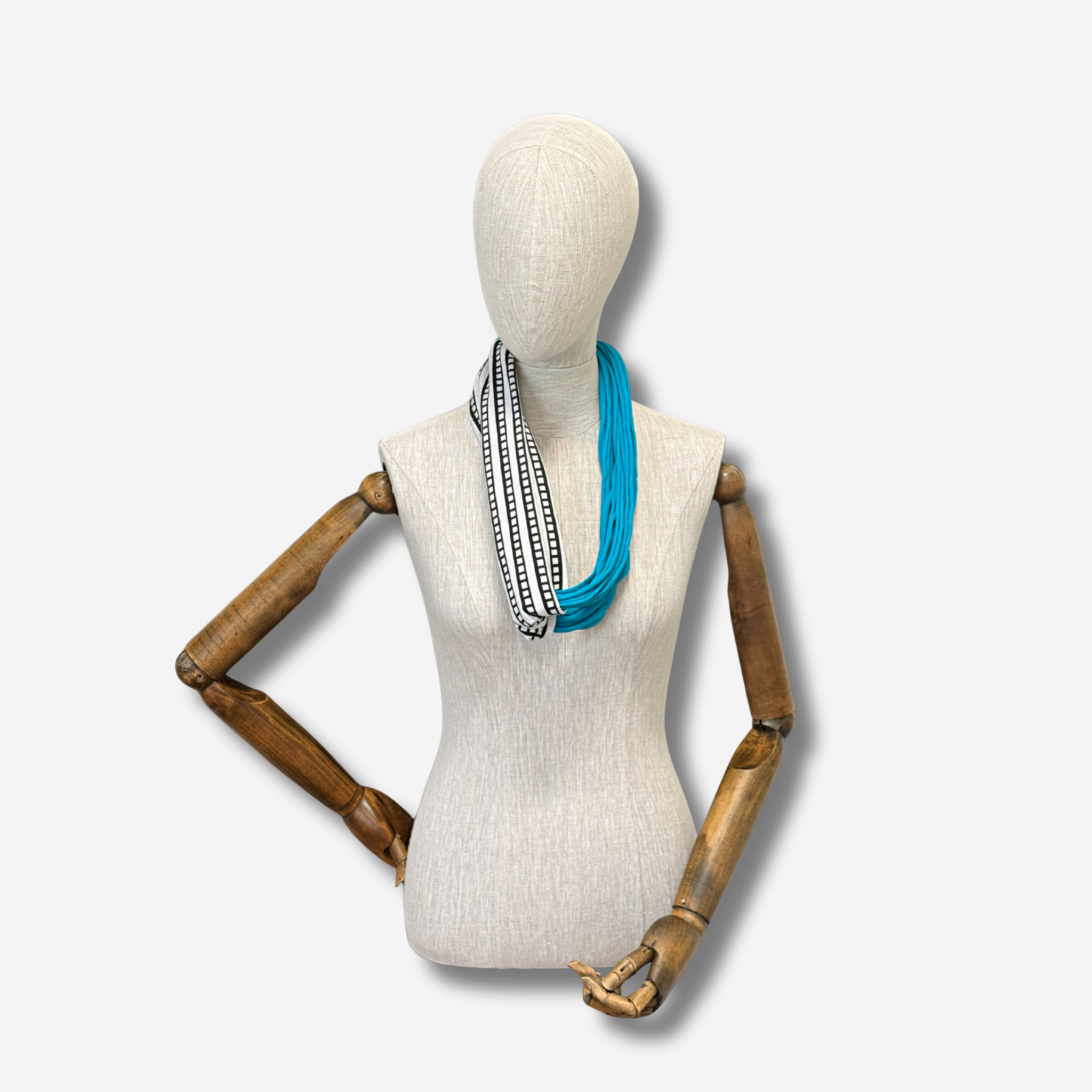 W-S SCARFETTE SPLICED LINEAR 11.png