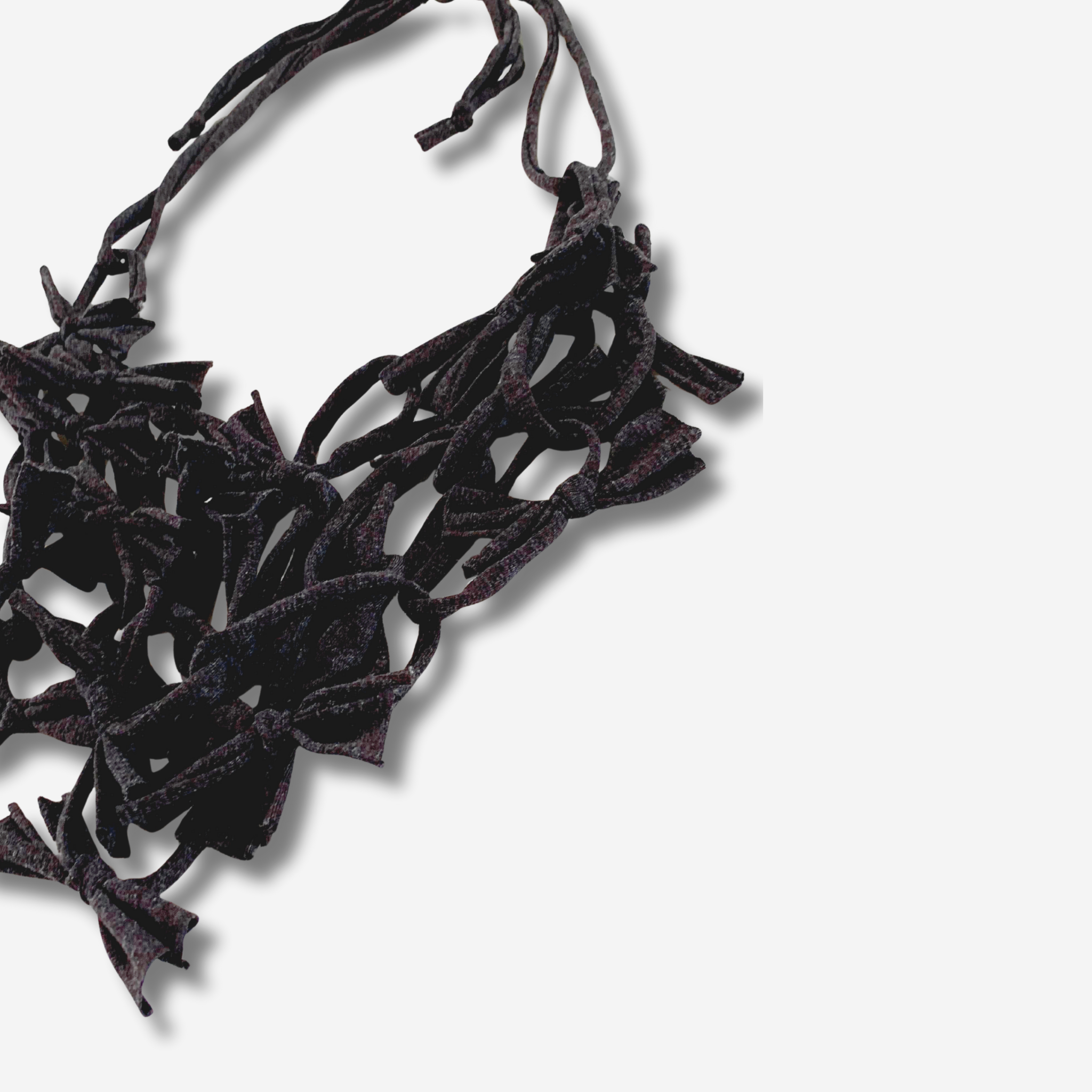 ‘Idalia’ knot knit ‘O’ ring neckpiece