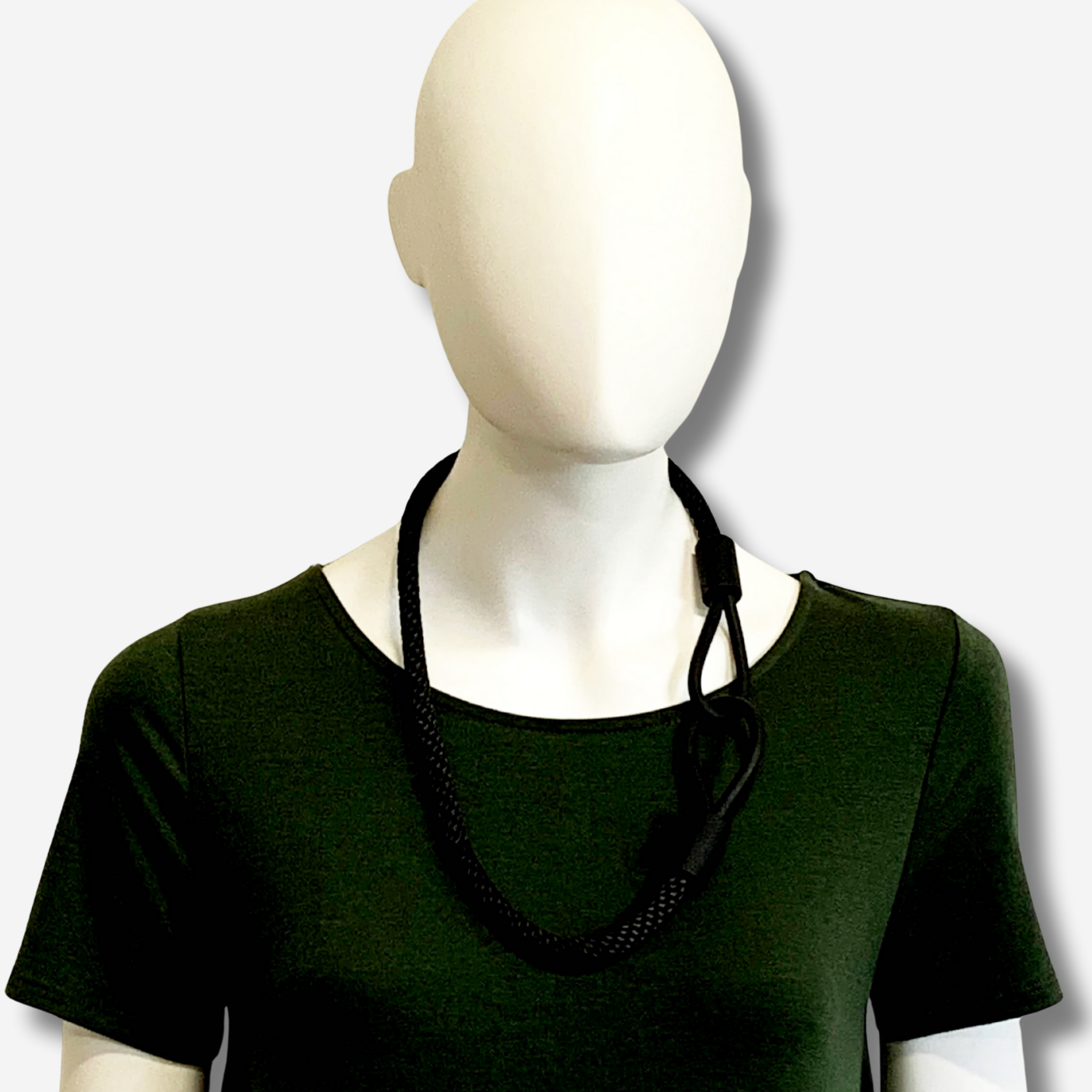 W-J687 ONYX IMAGE 5.png