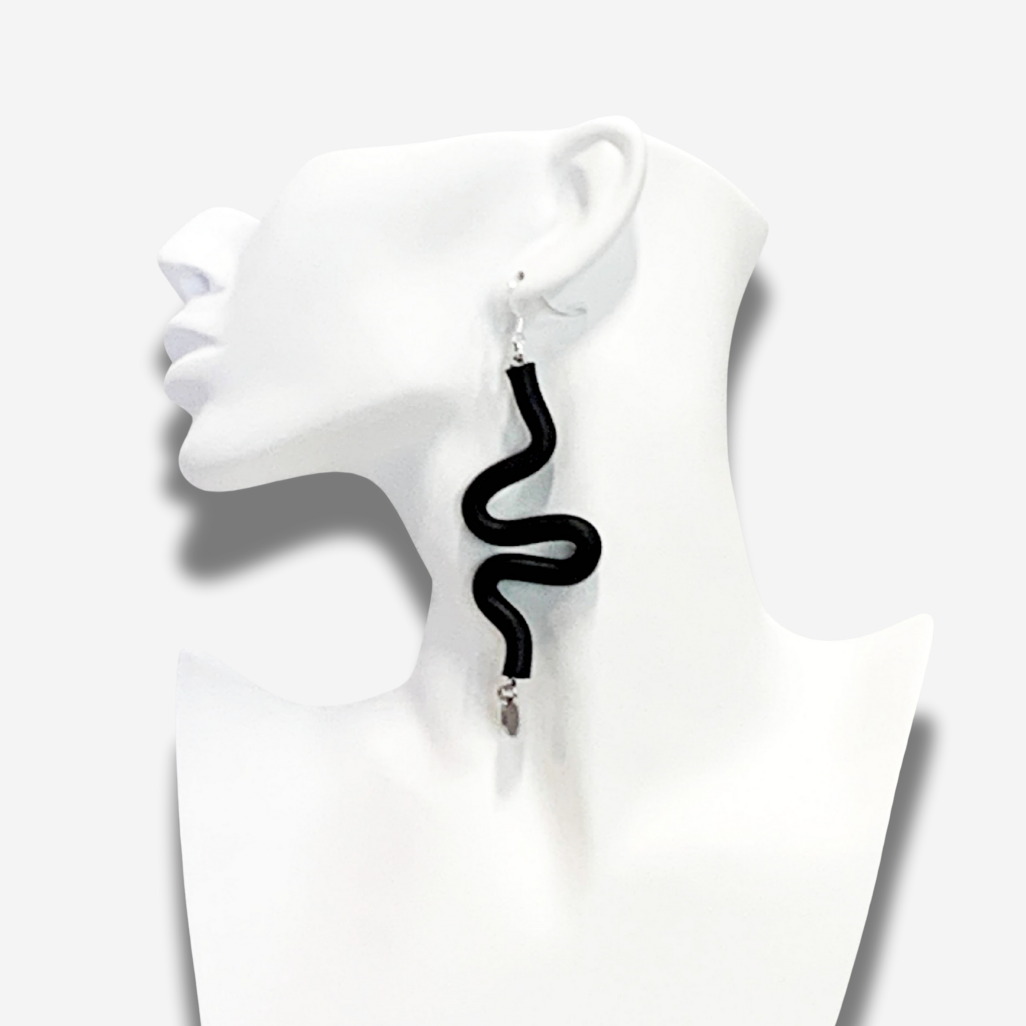 W-J599 ONYX IMAGE 3.png