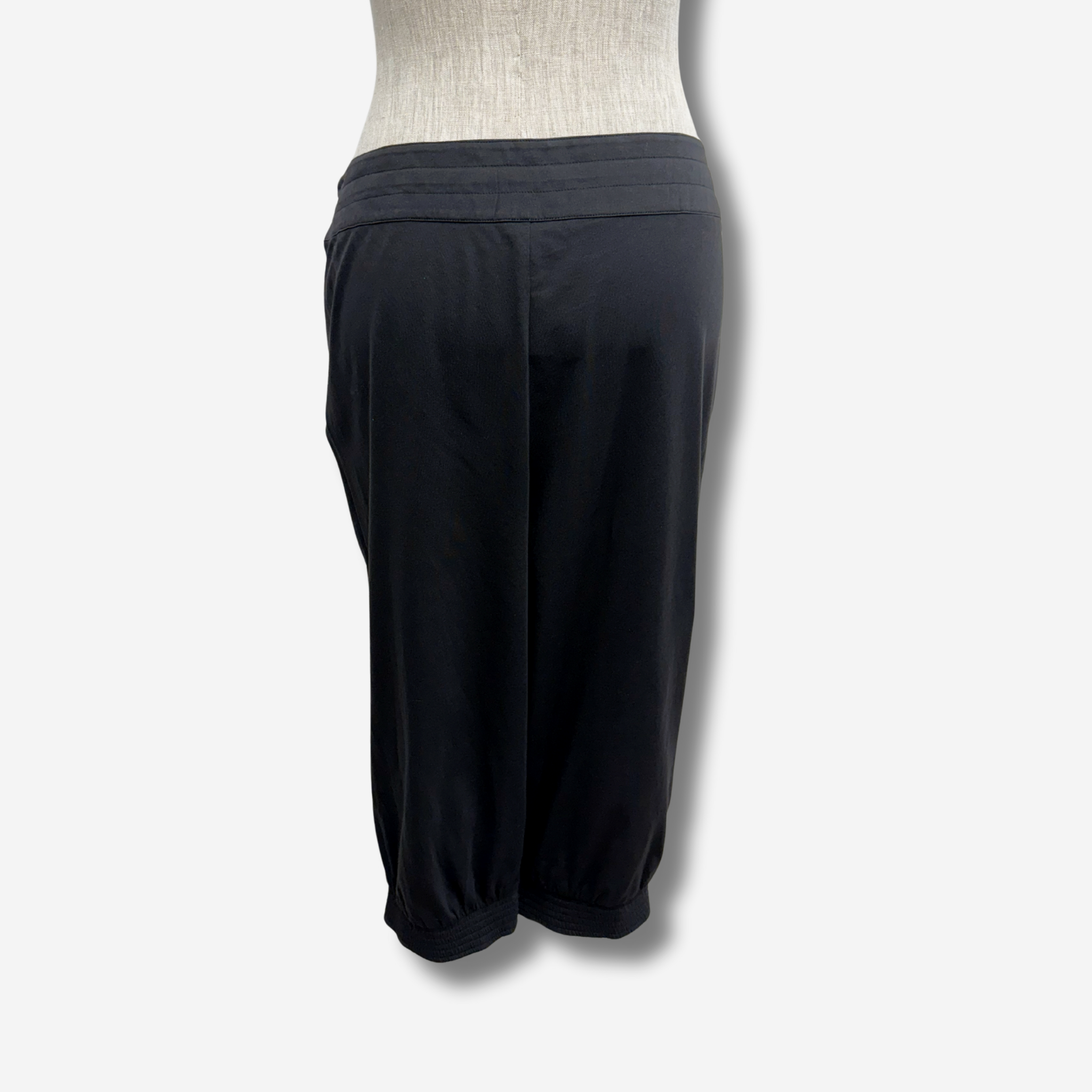 W-A KNEE LENGTH SHORT ONYX 2.png