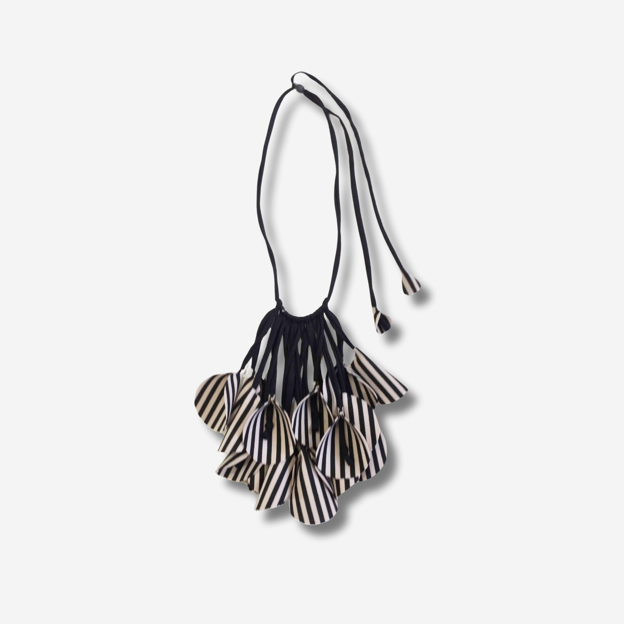 W-J329 CABARET IMAGE 2.png