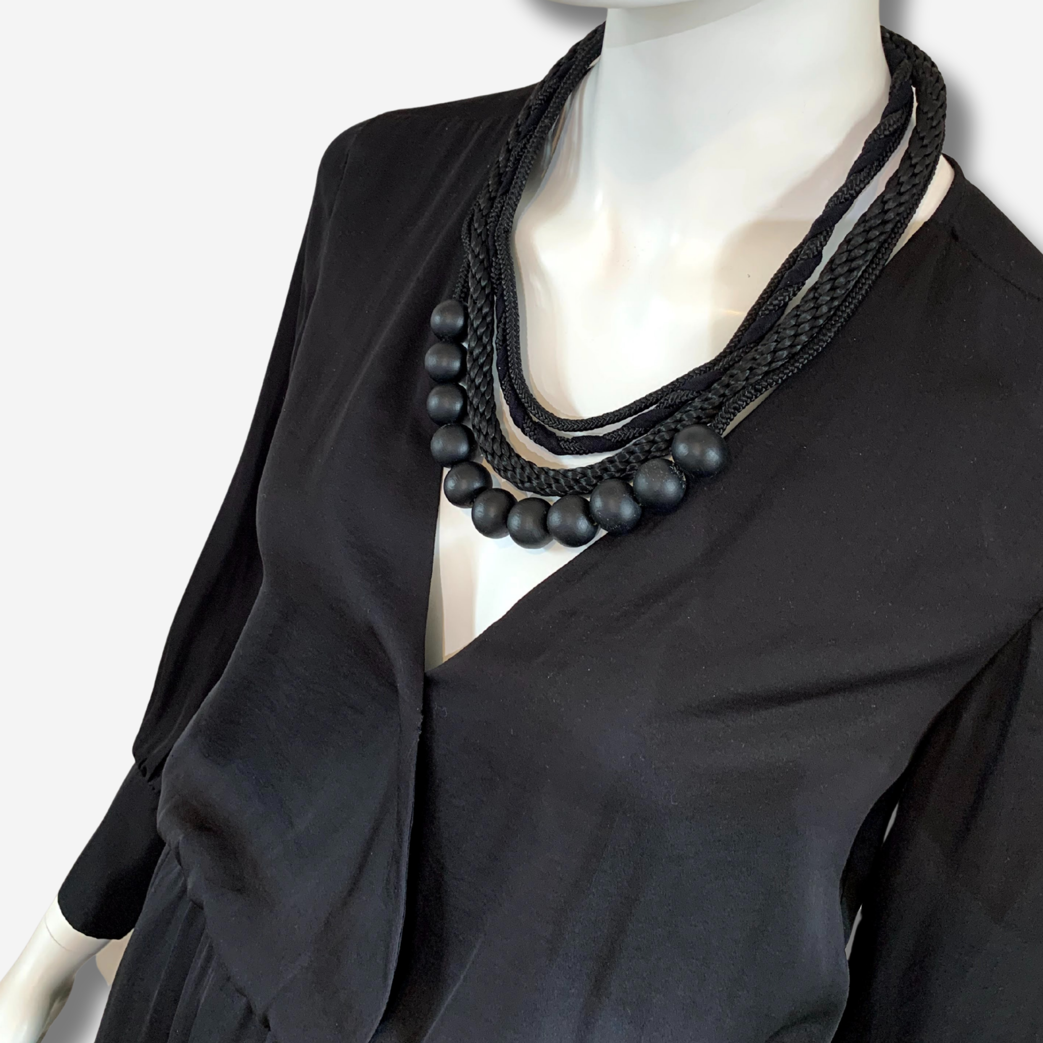 W-J586 ONYX IMAGE 2.png