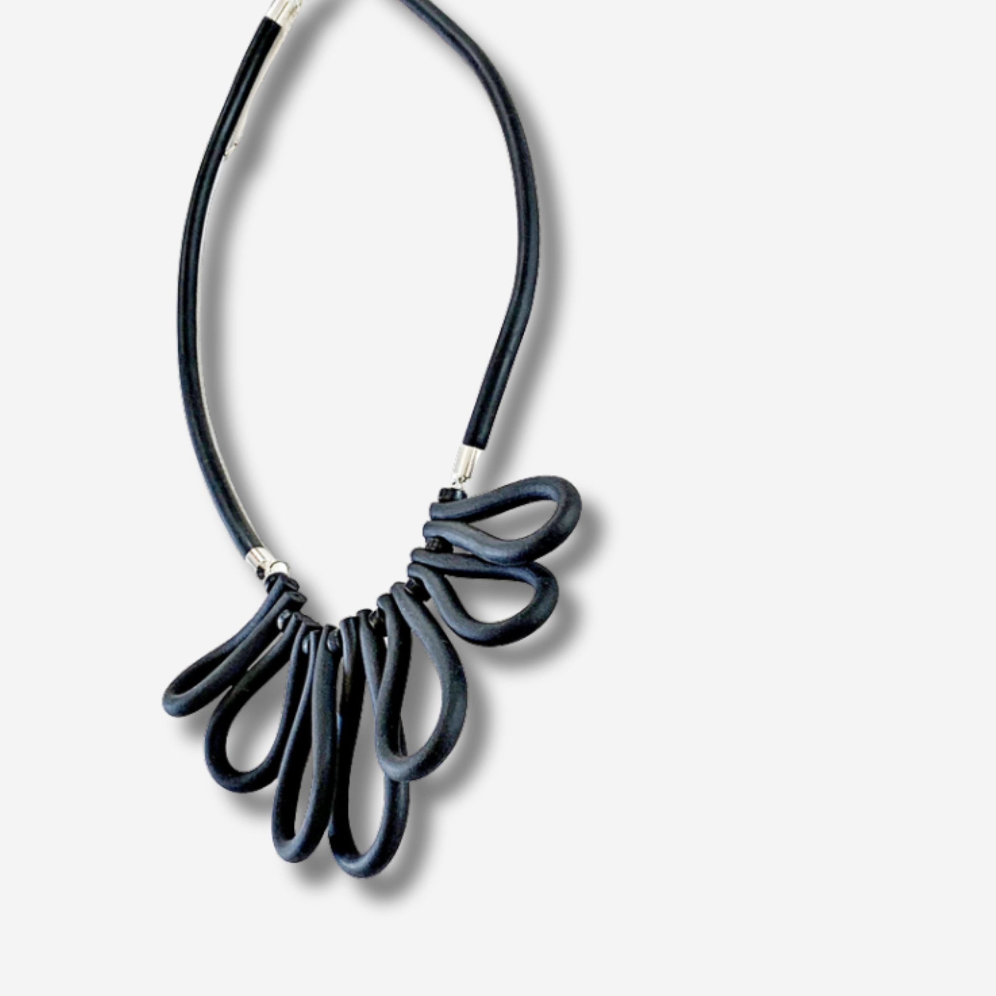 'NYLA' RUBBER LOOP COLLIER