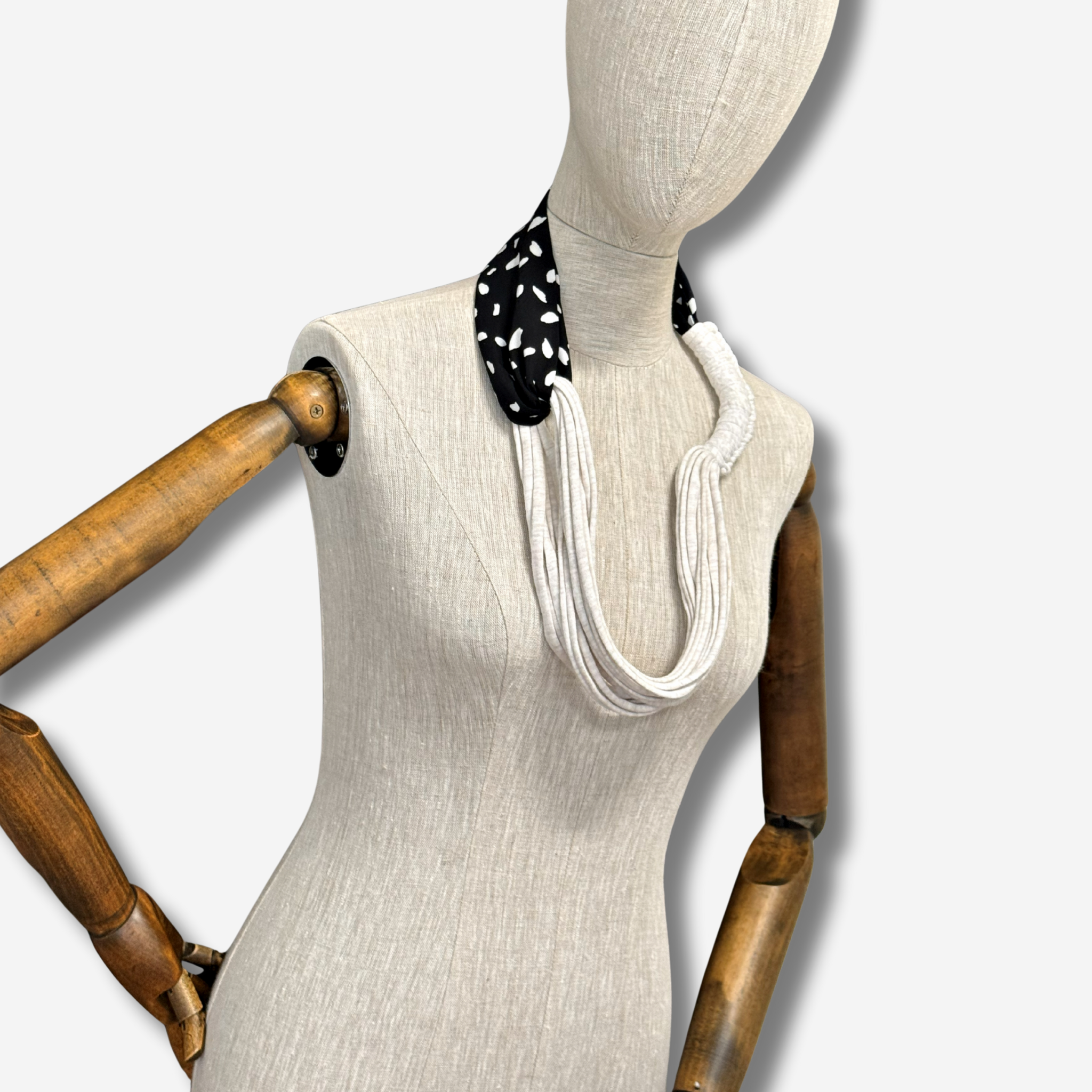 W-S SCARFETTE SPOT BLANC 5.png