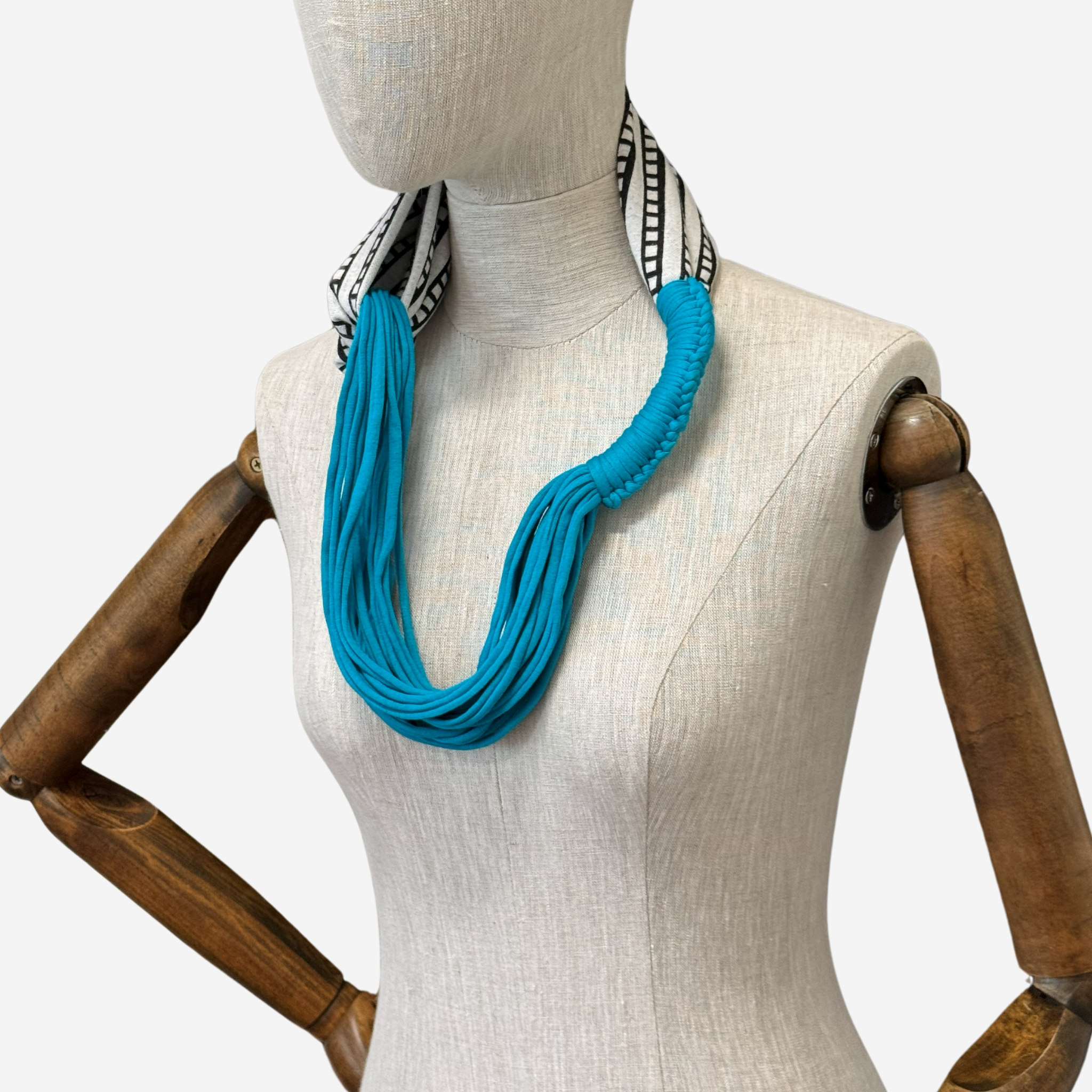 W-S SCARFETTE SPLICED LINEAR 9.png