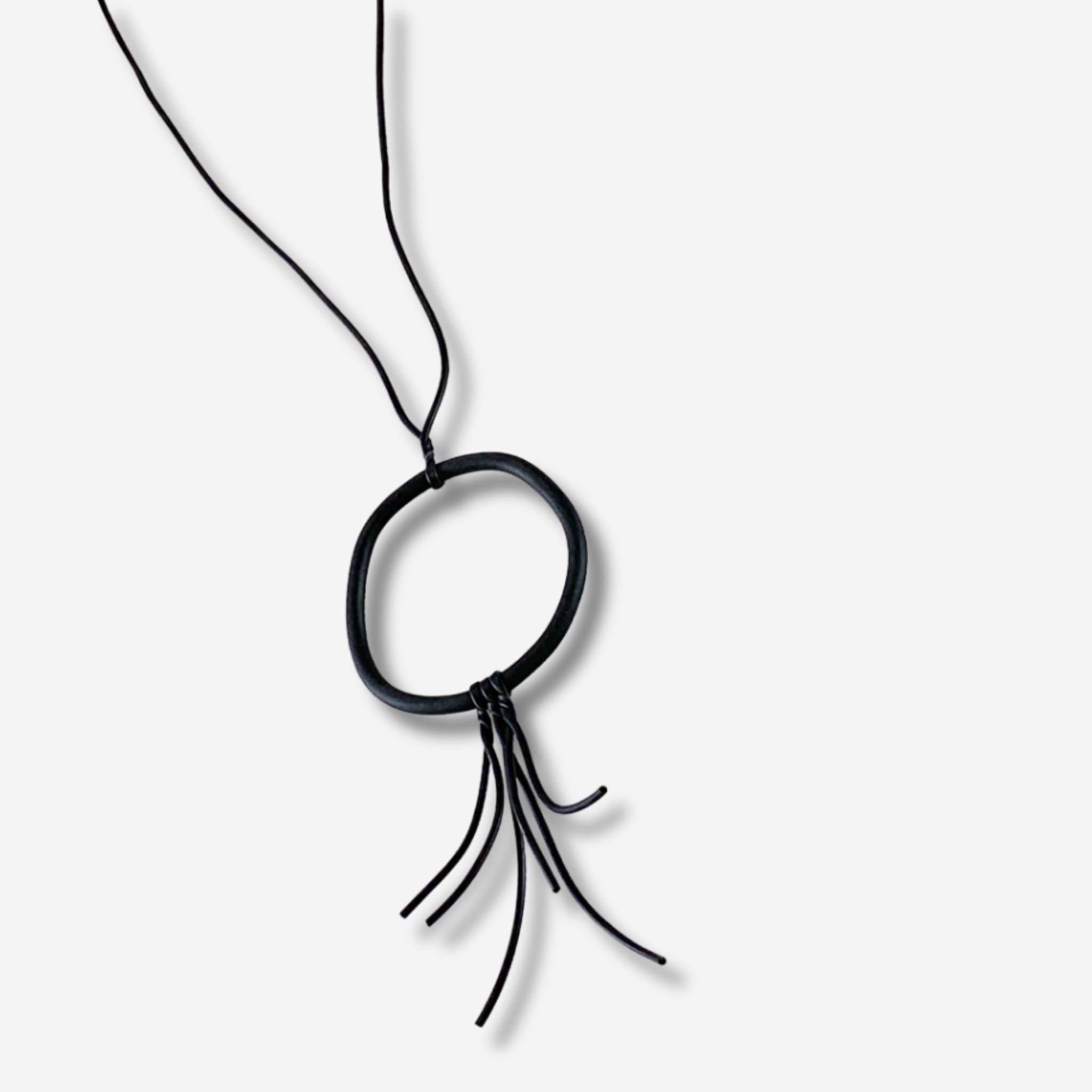 'LUIZA' O RING TASSLE NECKPIECE