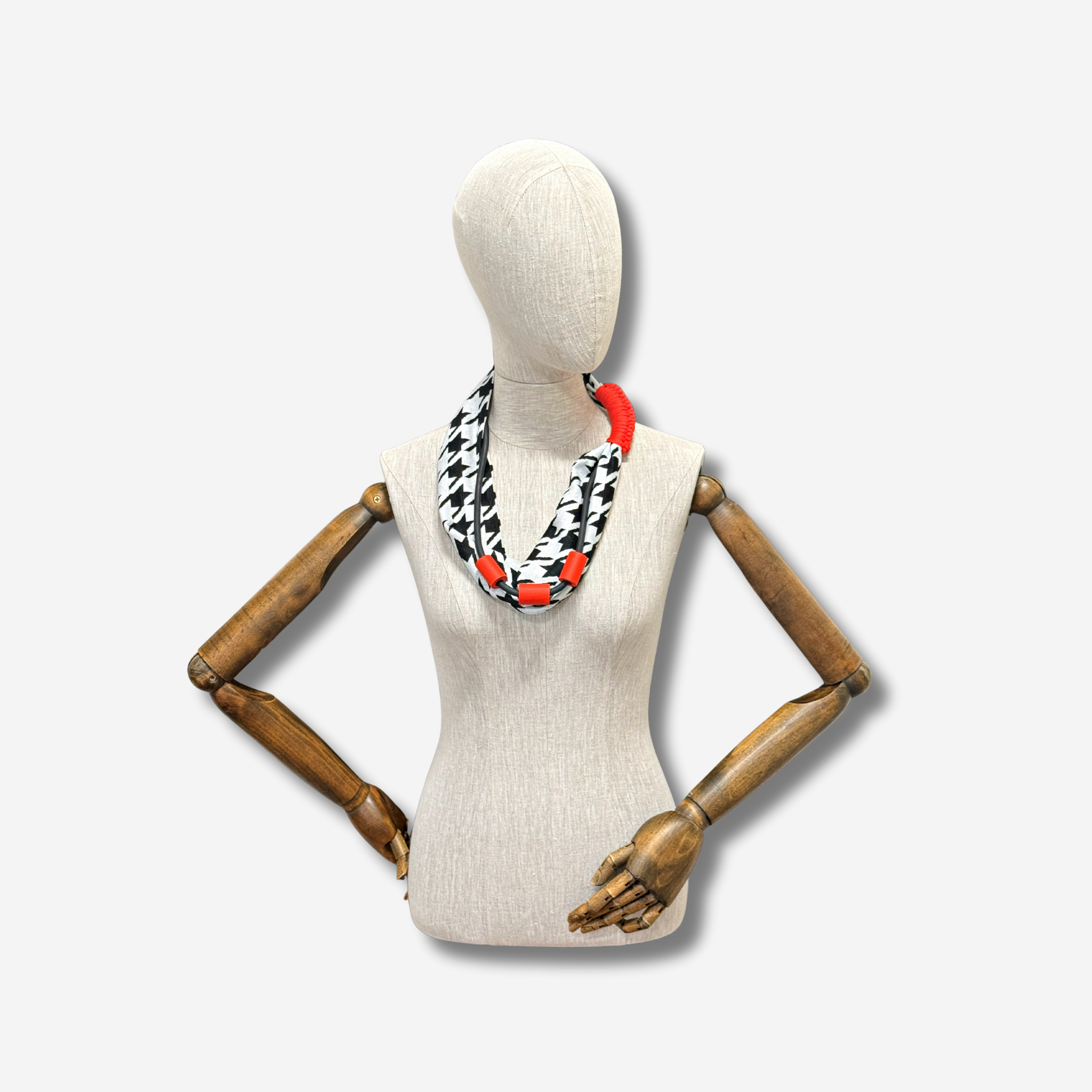 W- S SCARFETTE HOUNDSTOOTH 2.png