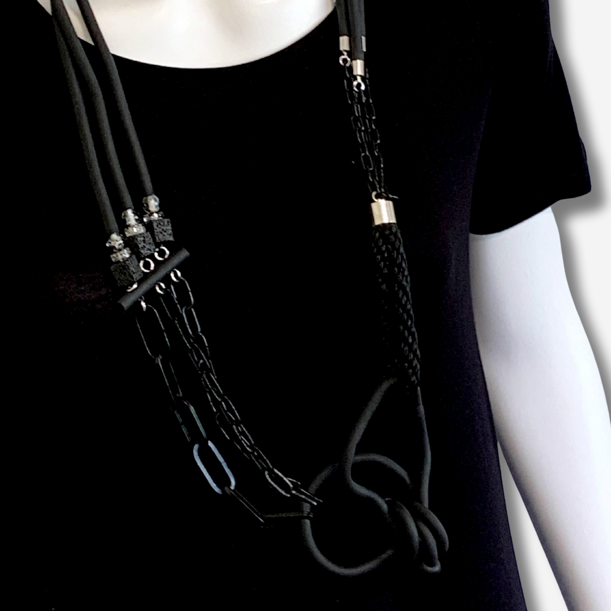 W-J775 AZRIEL IMAGE 5.png