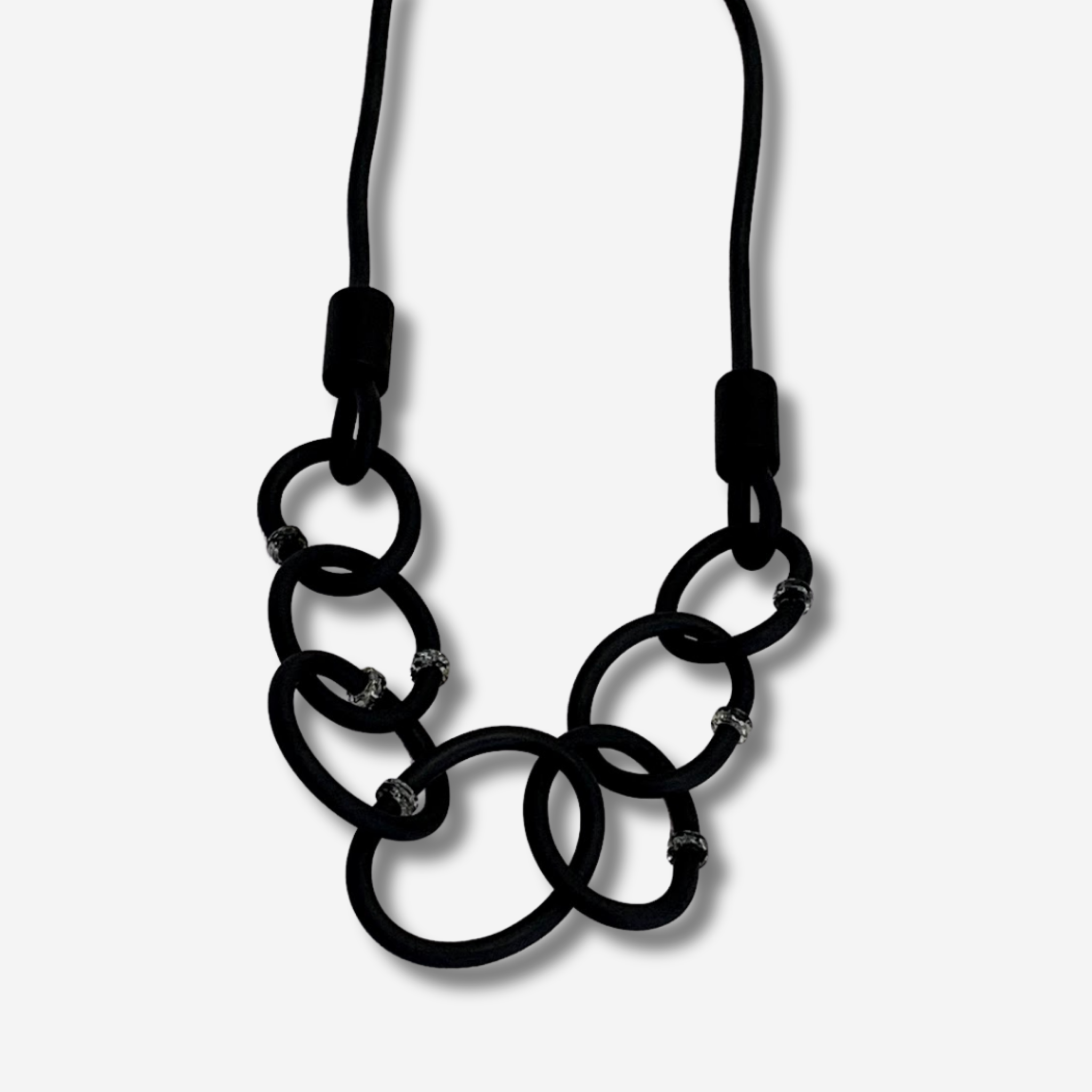 W-J614 AZRIEL IMAGE 2.png