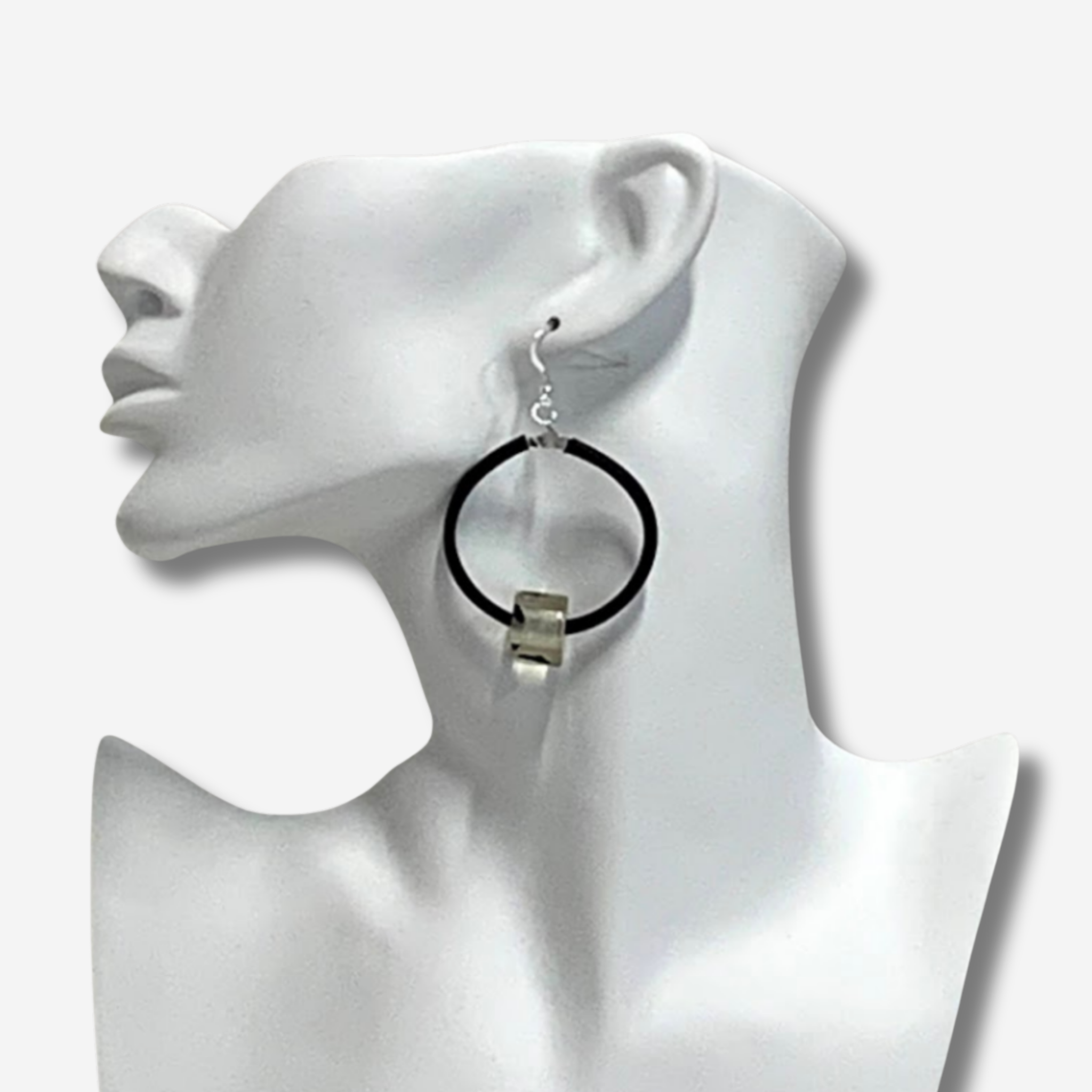 W-J779 AZRIEL IMAGE 2.png