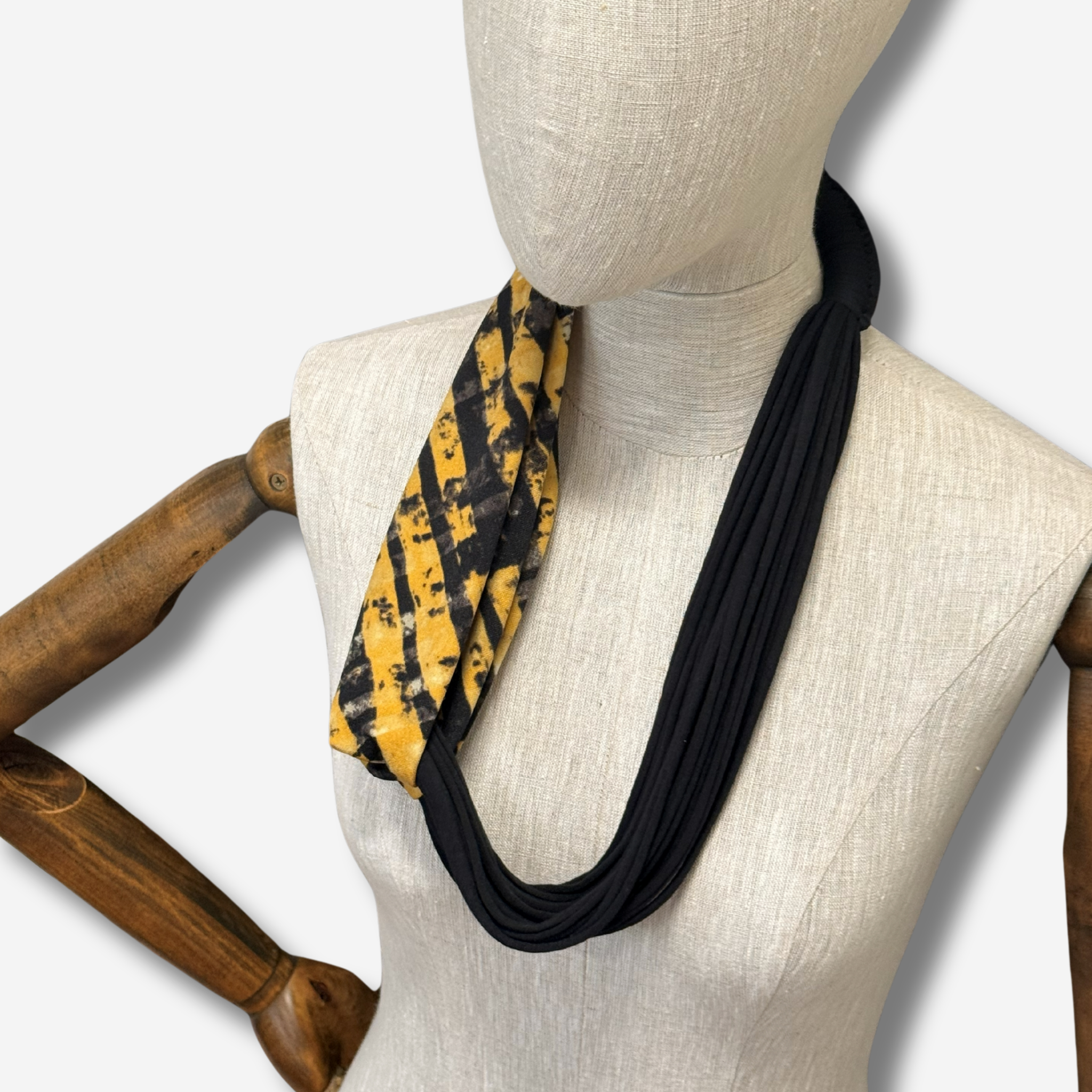 W-S SCARFETTE ZEBRA SPLICED ONYX 2.png