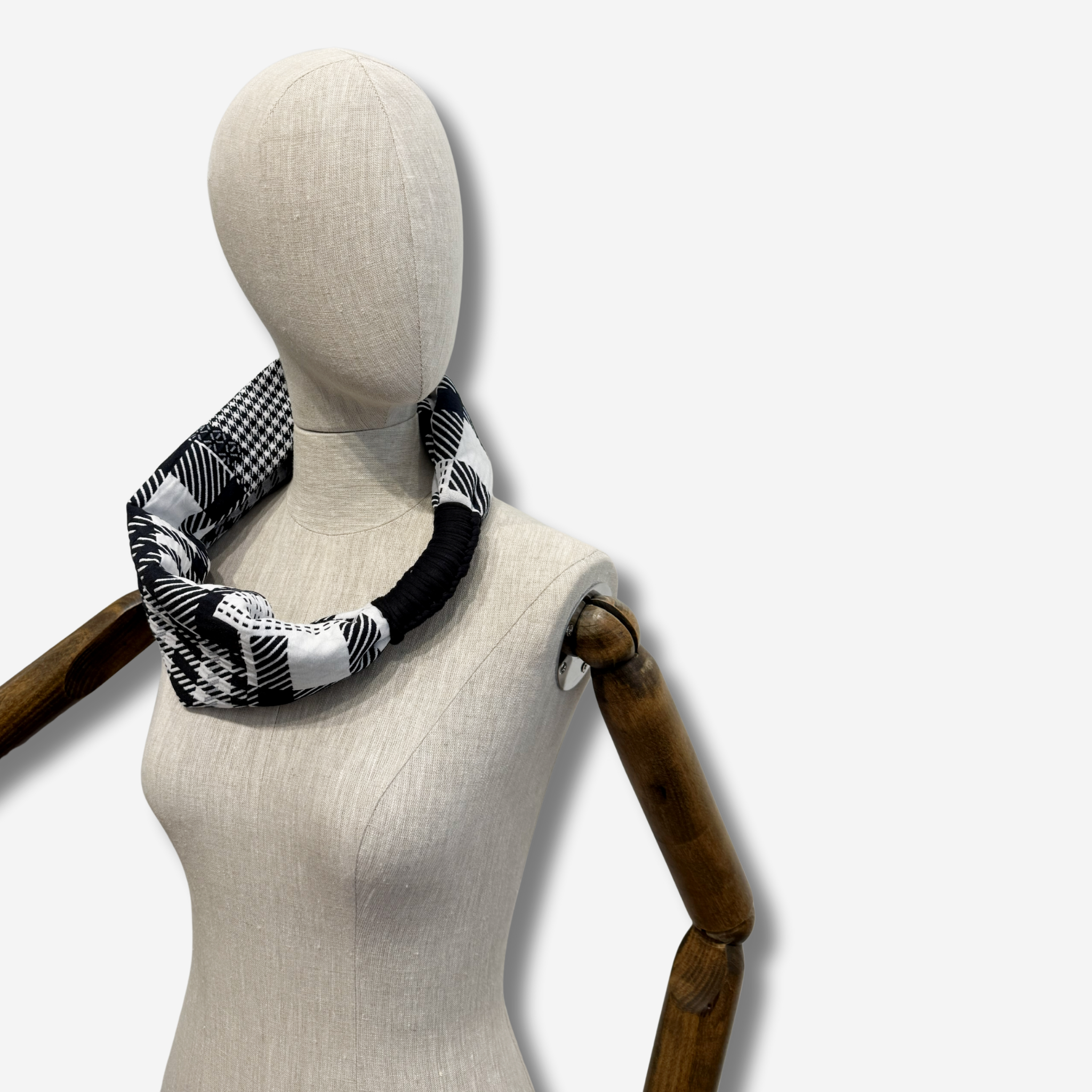 'Azacca' Check Snood