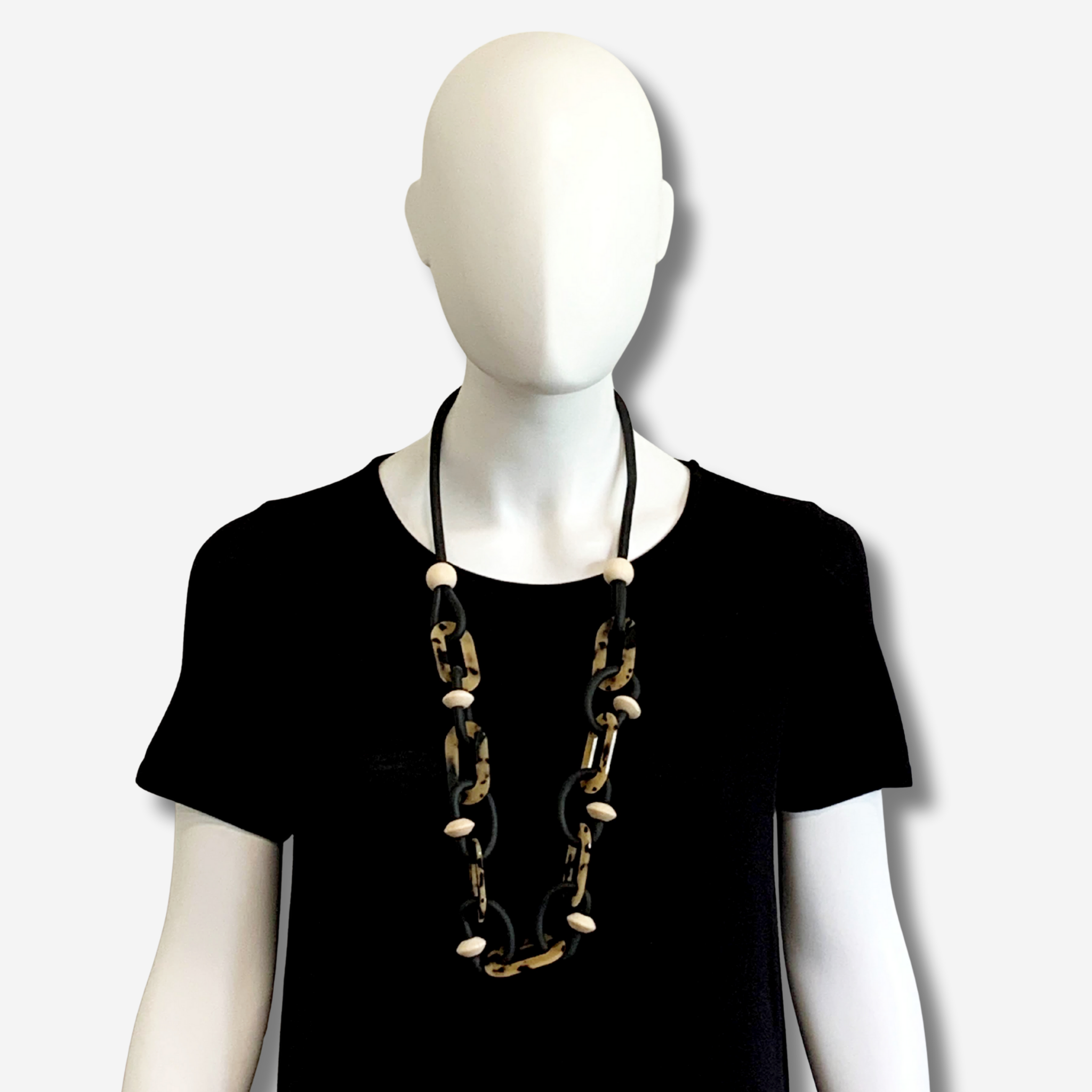 W-J741 AUDEN IMAGE 4.png