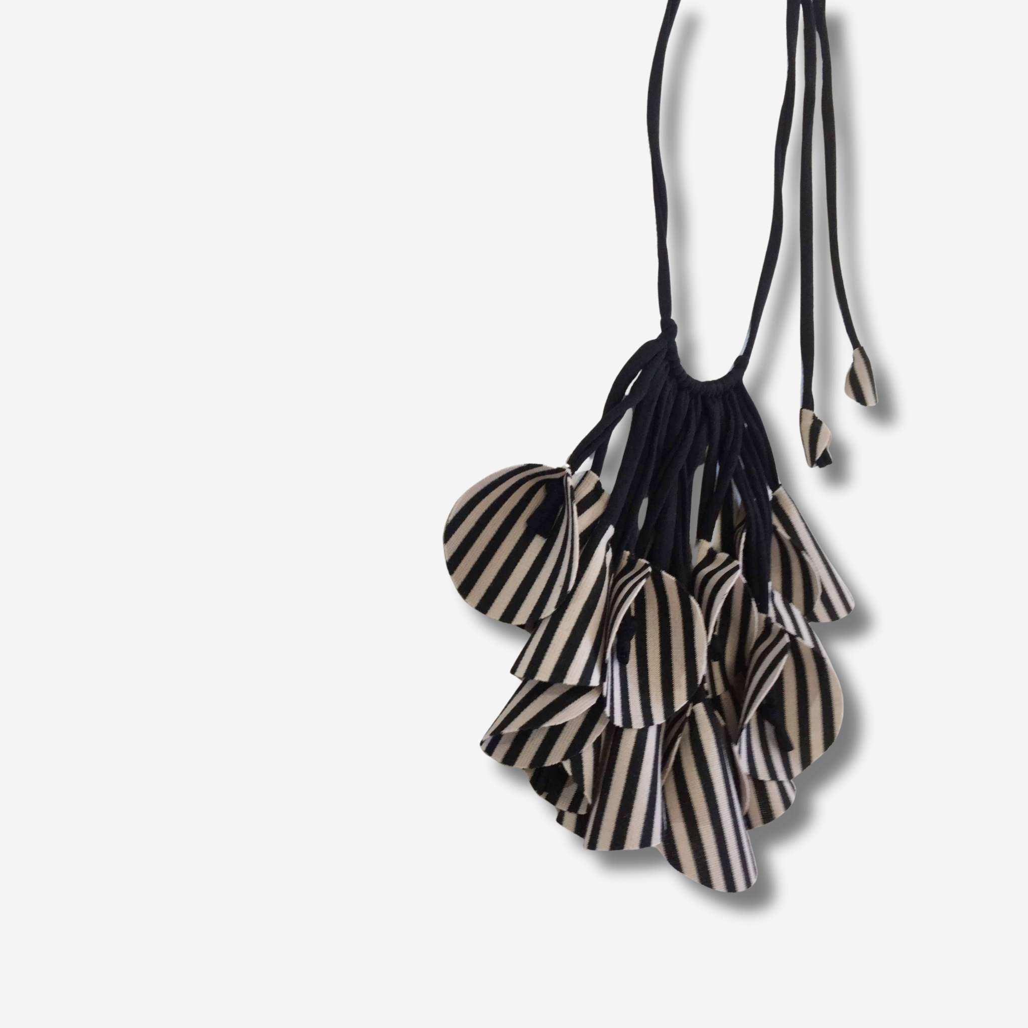 W-J329 CABARET IMAGE 3.png