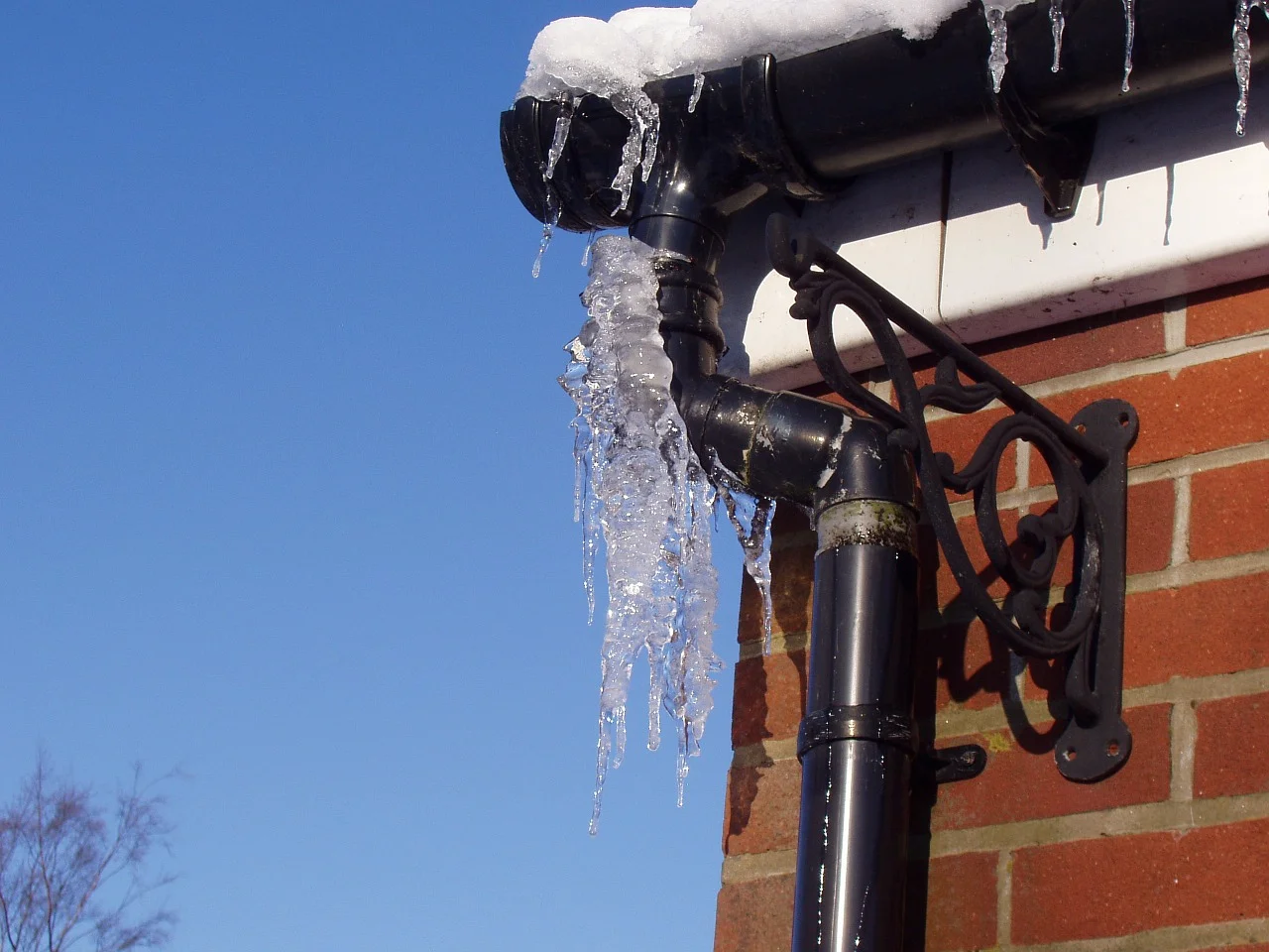 frozen-ice-189996_1280.jpg