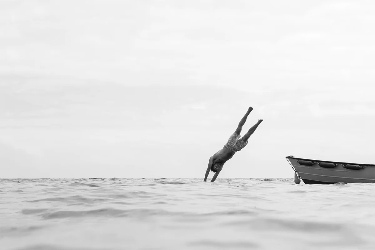 Riz_Boardshorts_SS16_Salcombe_Lifestyle_Water_Riz_Dive_soc.jpg