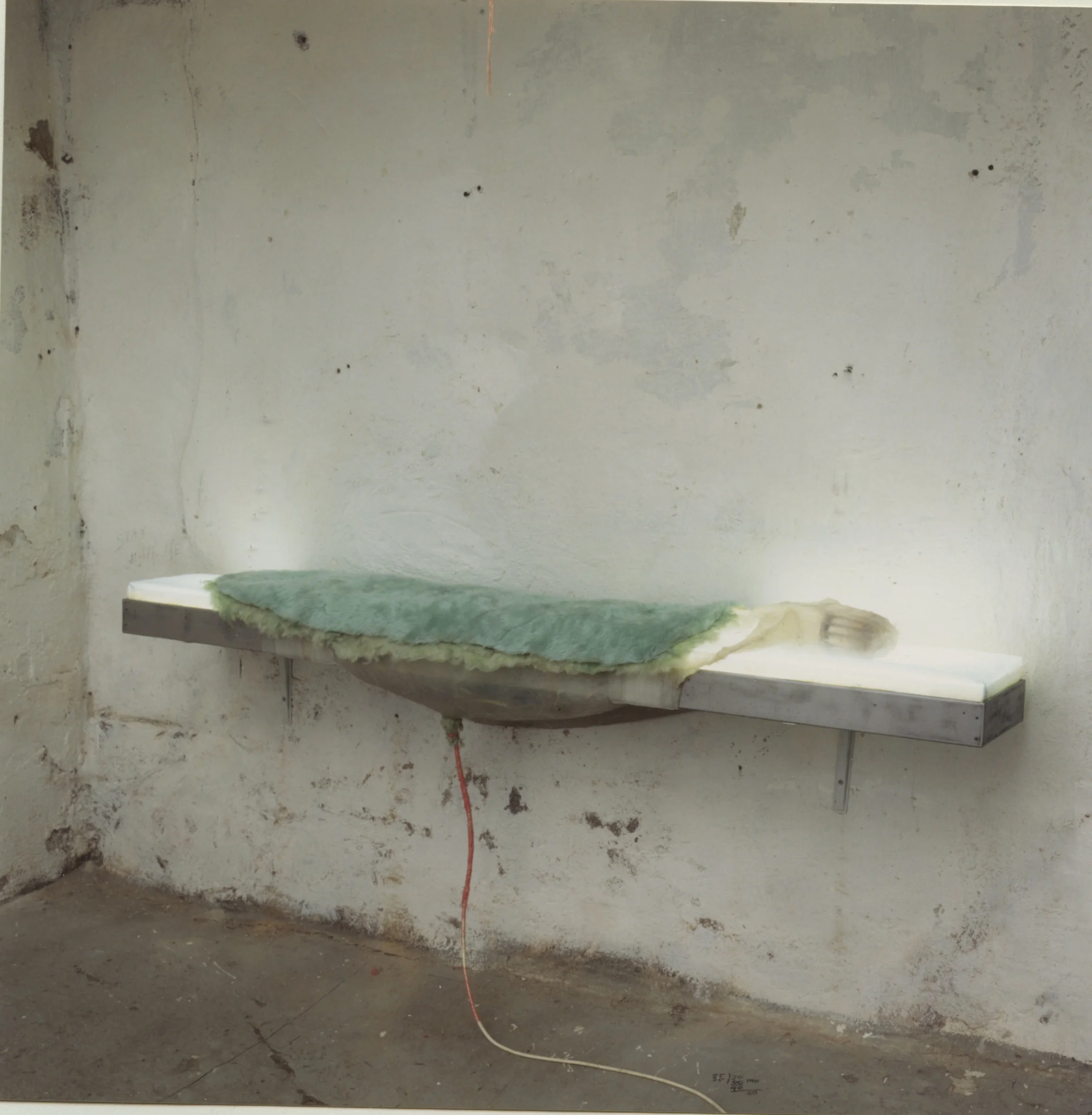 Stay with me: Lysrør, ulike plastikkstoffer, isolasjonsmateriale