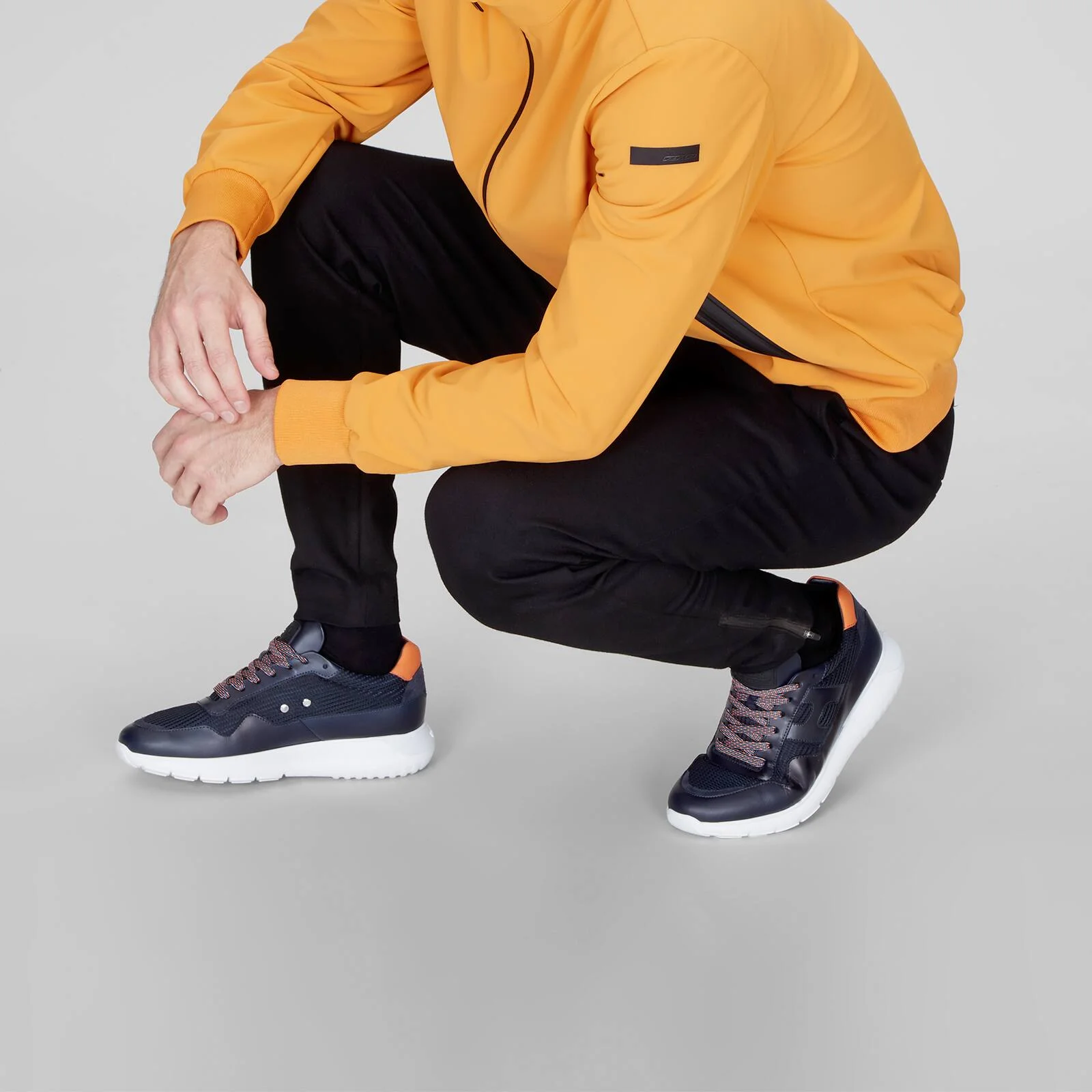 HXM3710AJ11M0F786F-21.jpg
