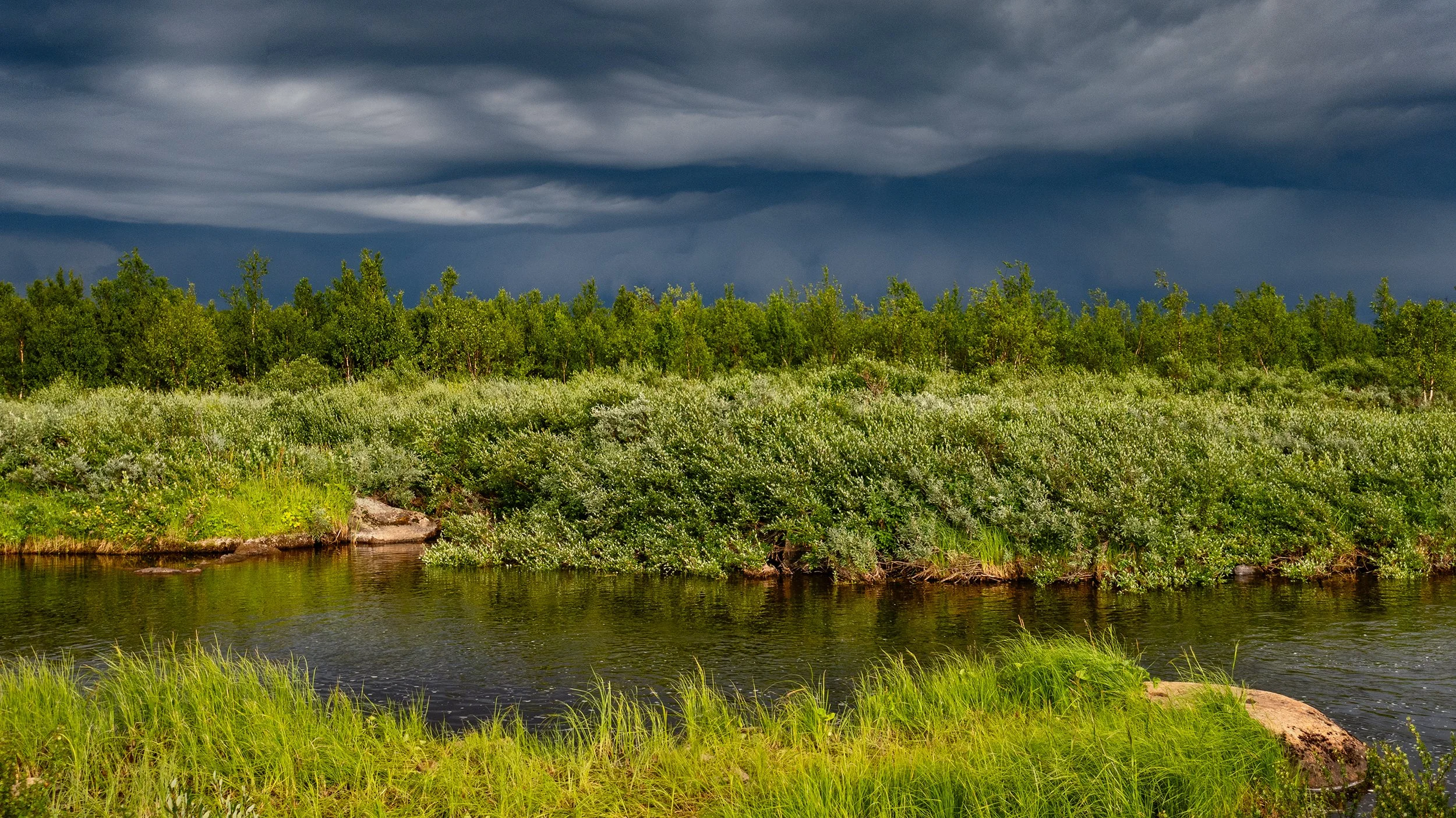 fly fishing hiking swedish lapland 2025
