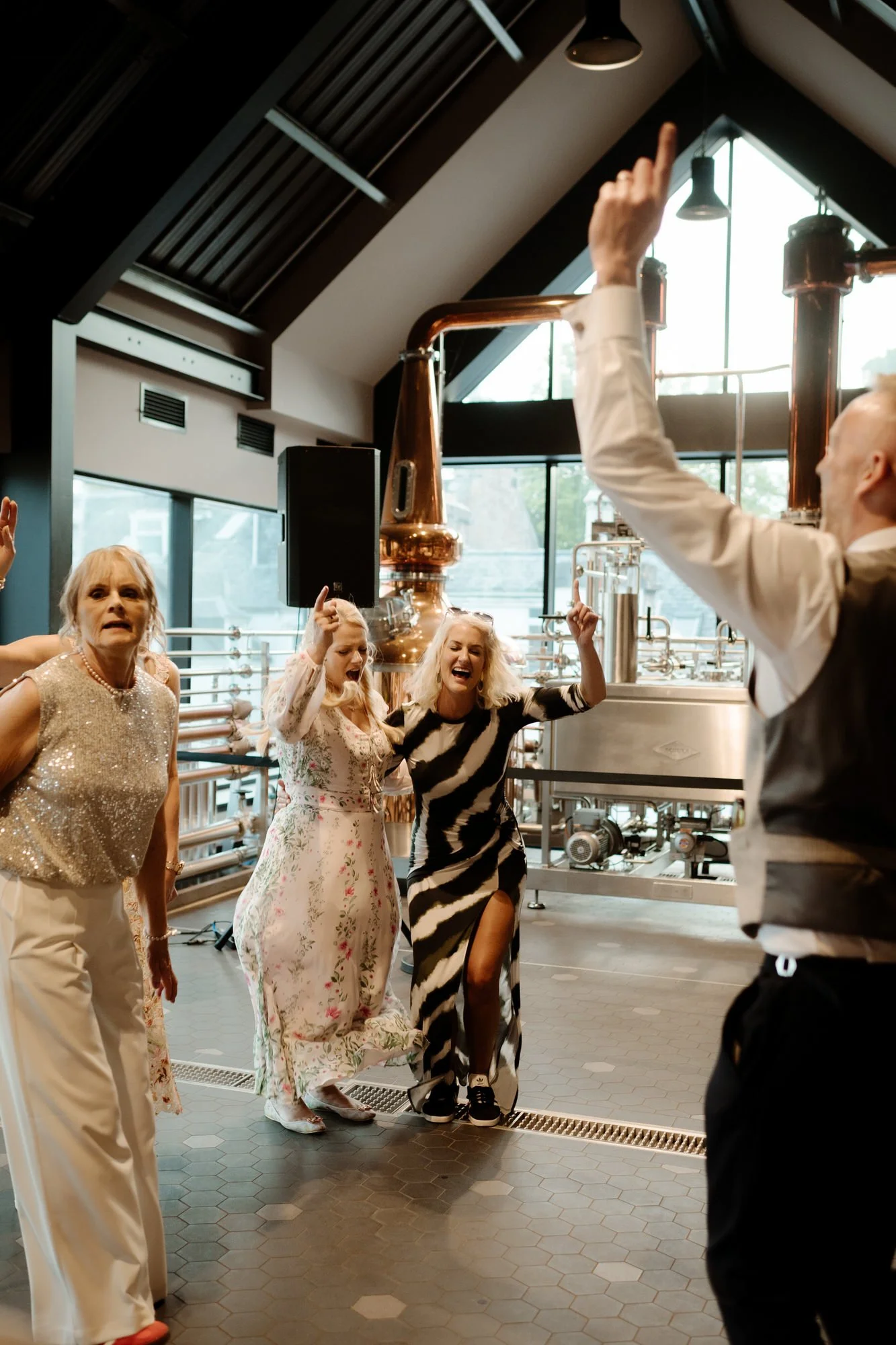 candid-wedding-party-photography-Scotland