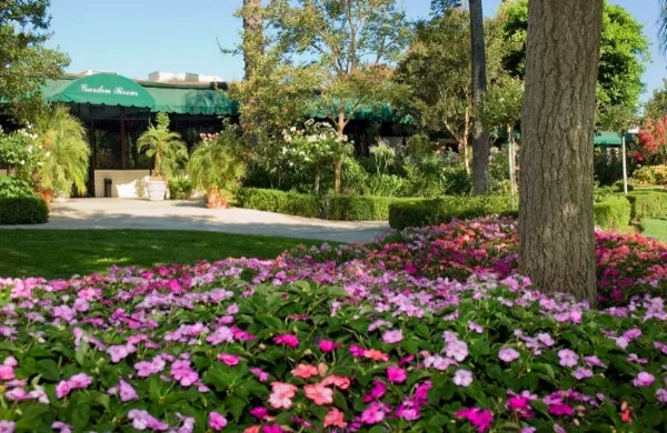Pickwick Gardens.jpg