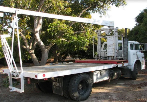 beekeeping truck.jpg