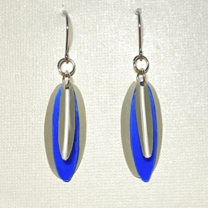 Blue+Tan+plain.jpg