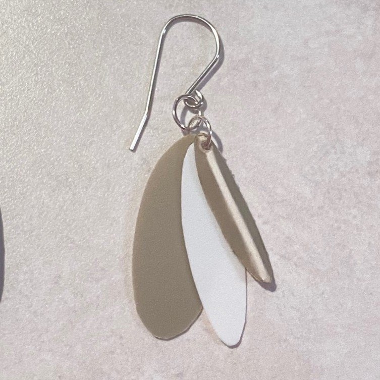 Lightweight earrings