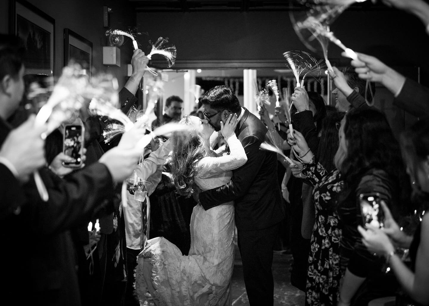 And off they go🥂✨
#lindsaymurphyphotography #capeelizabethweddingphotographer #capeelizabethelopement #maineelopementphotographer #portlandmaineelopementphotographer #mainewinterwedding