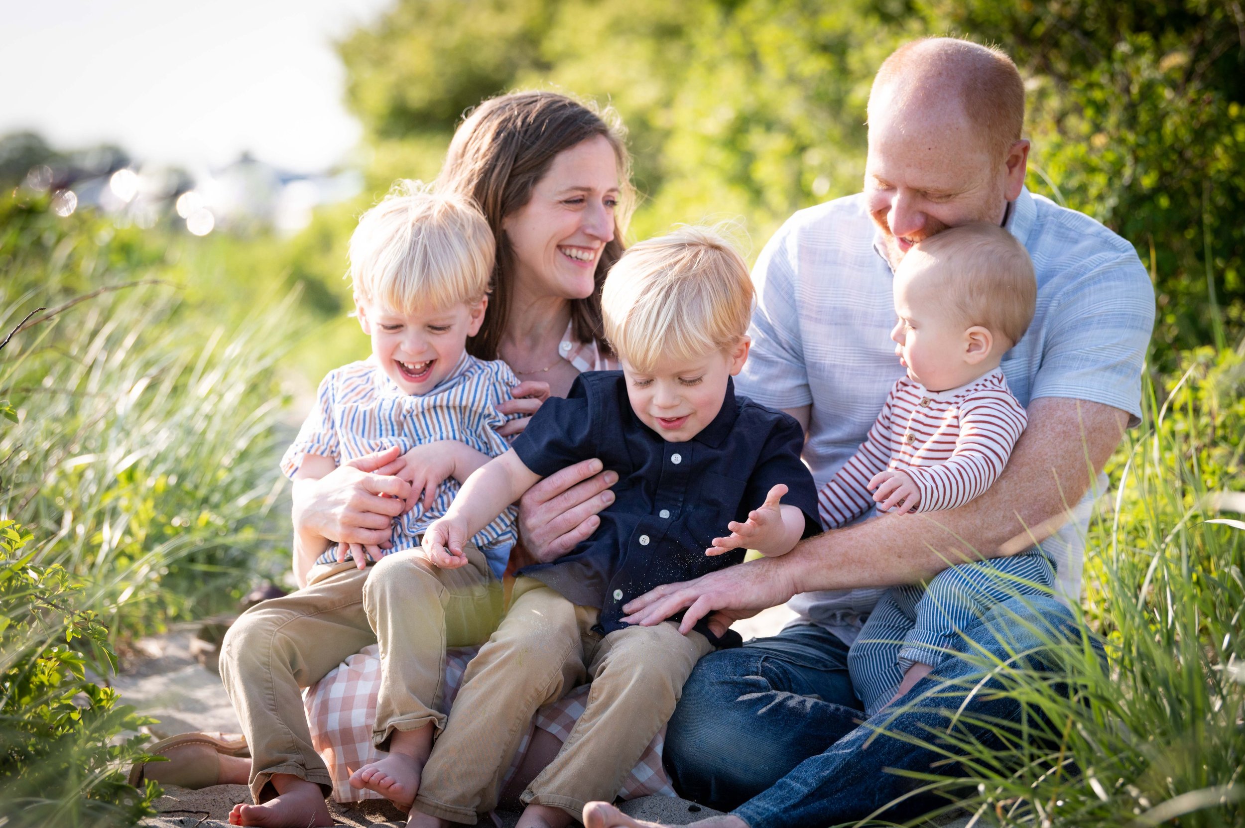 lindsay murphy photography | portland maine family photographer | cape elizabeth kettle cove family photo beach grass.jpg