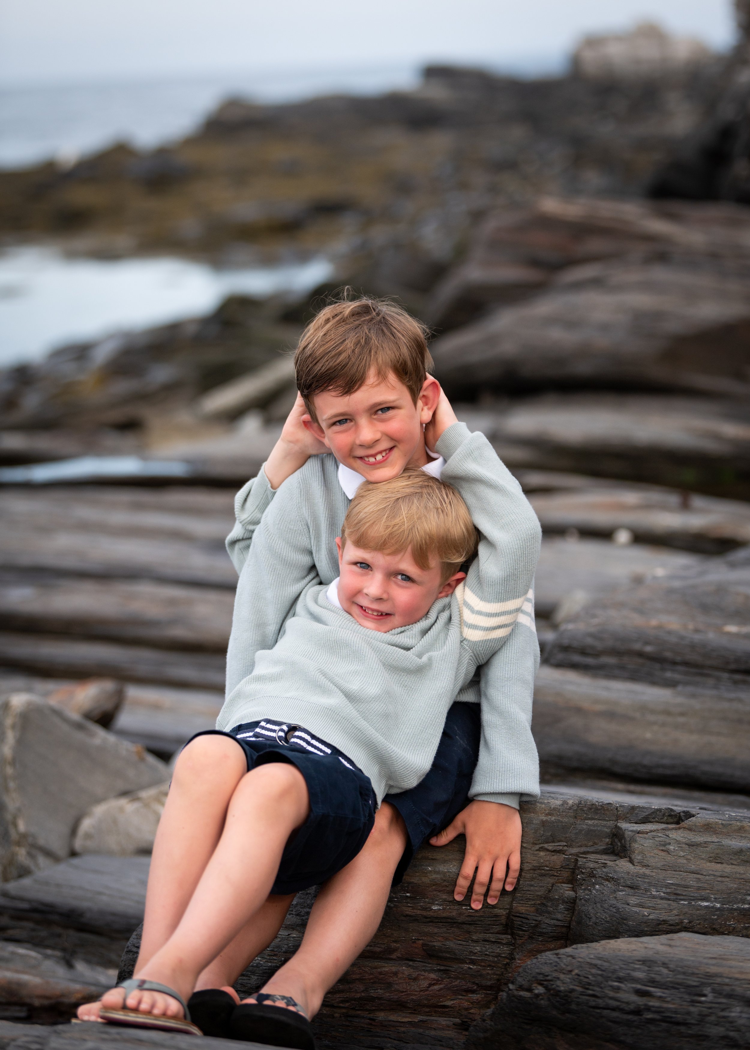 lindsay murphy photography | portland maine family photographer | prouts neck scarborough beach brothers on rocks.jpg