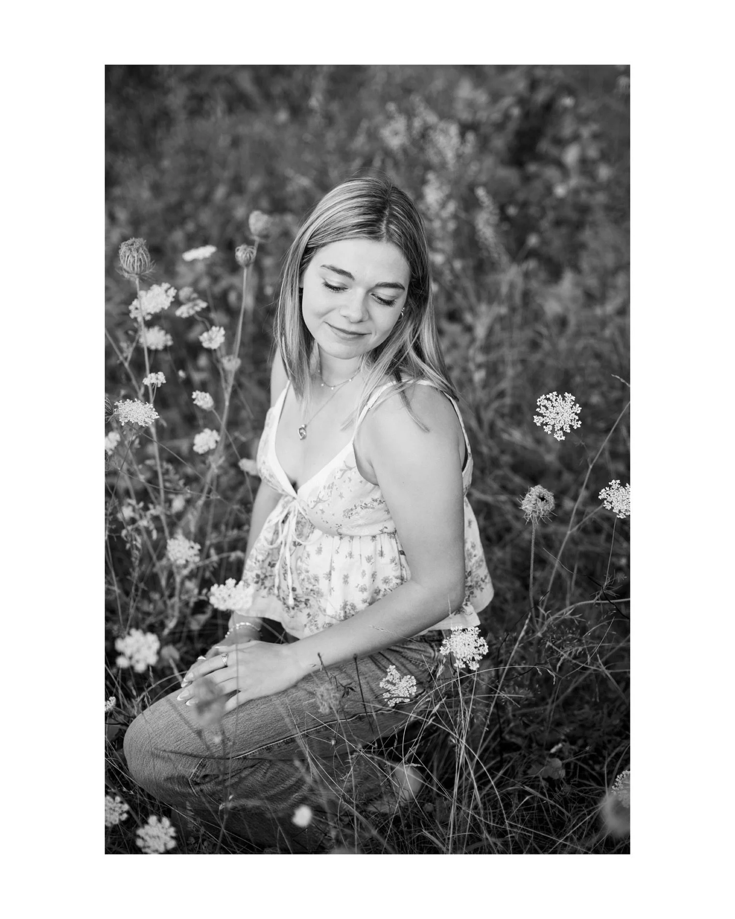 Wild and free. Never known to pass up a good field of Queen Anne&rsquo;s Lace&hellip;
#portlandmaineportraitphotographer #whimsicalseniorsessions #portlandmaineseniorportraits #portlandmaineseniorphotographer #queenanneslace