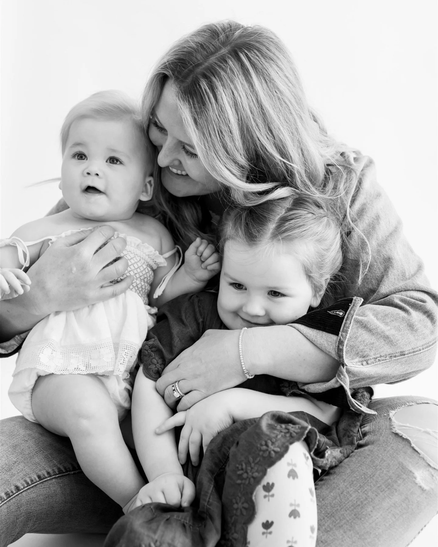 Mothers &amp; daughters💕 
Studio sessions are where it&rsquo;s at this spring.
(And, for sure, all she wants for Mother&rsquo;s Day&hellip;)
#portlandmaineportraitphotographer #portlandmainefamilyphotographer #mainefamilyphotography #mainemotherhood