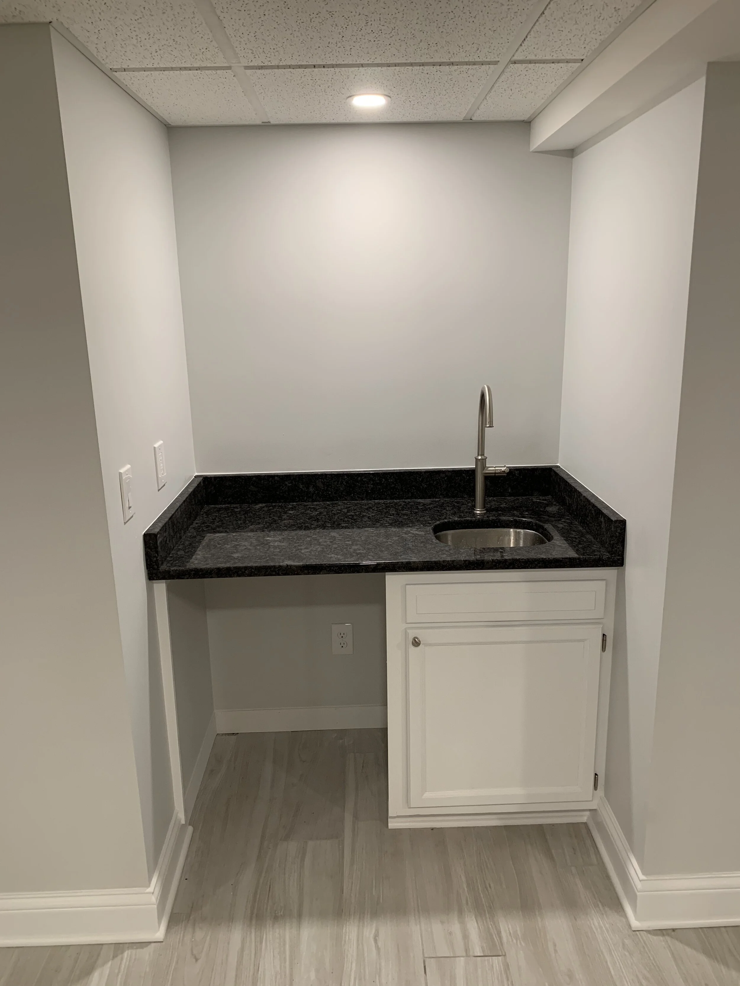 Bsaement wetbar