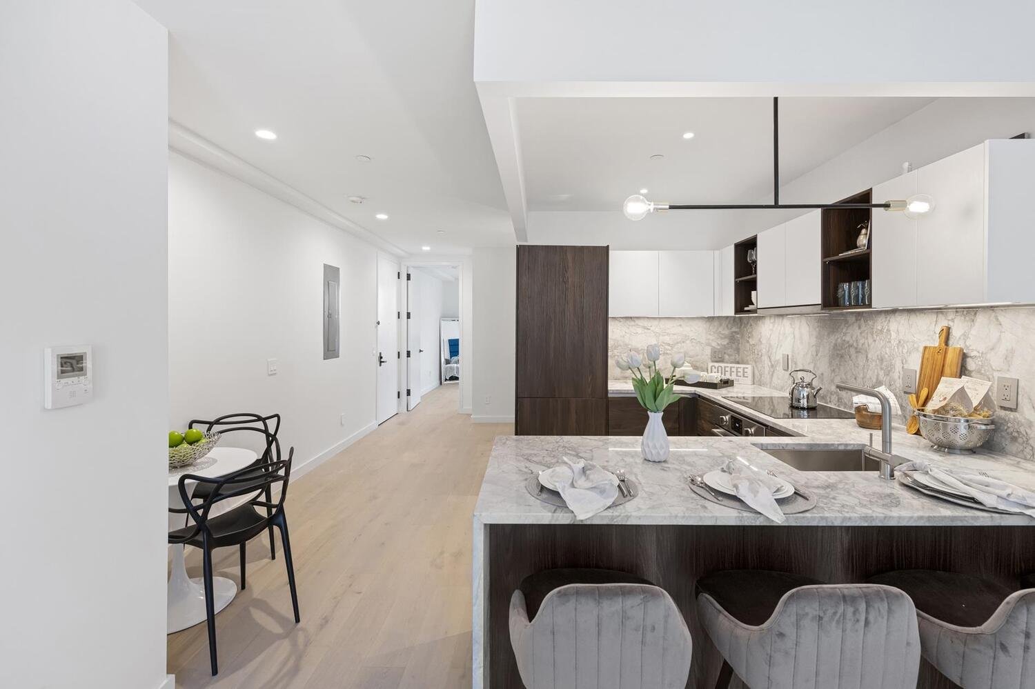 18 Van Buren Street 03.jpg