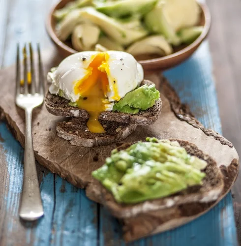 uovo-in-camicia-con-avocado-1.jpg