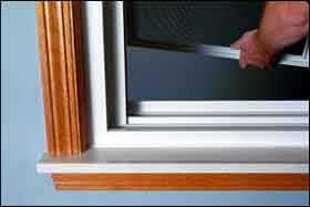 How to Operate Wallside Sliding Window Screens — Wallside Windows®