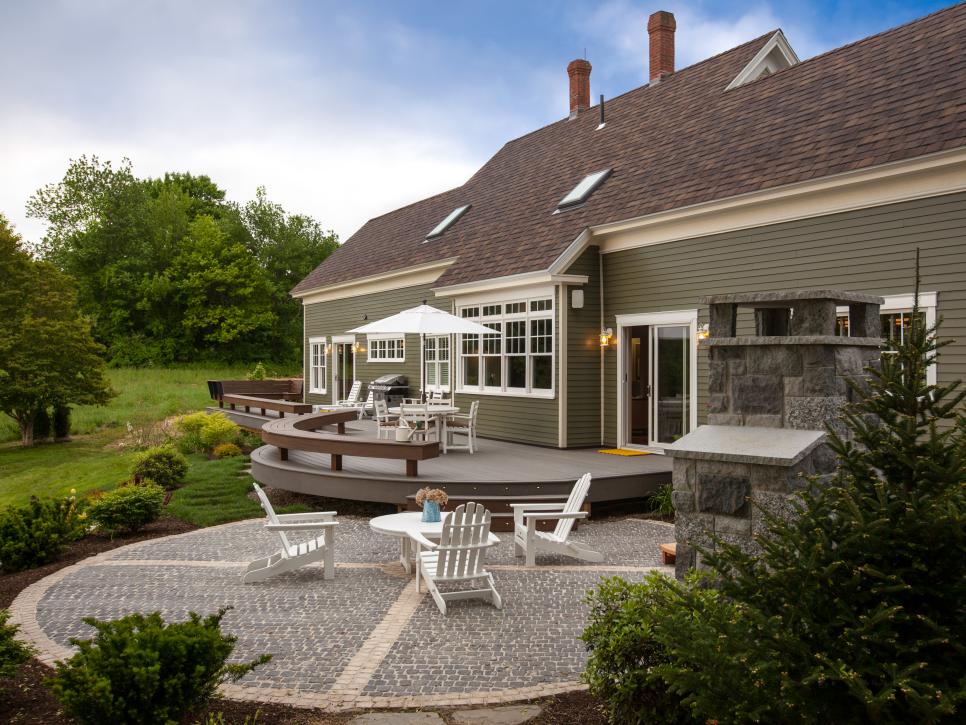 Round Patio and Deck Frank Murray / DIY Network