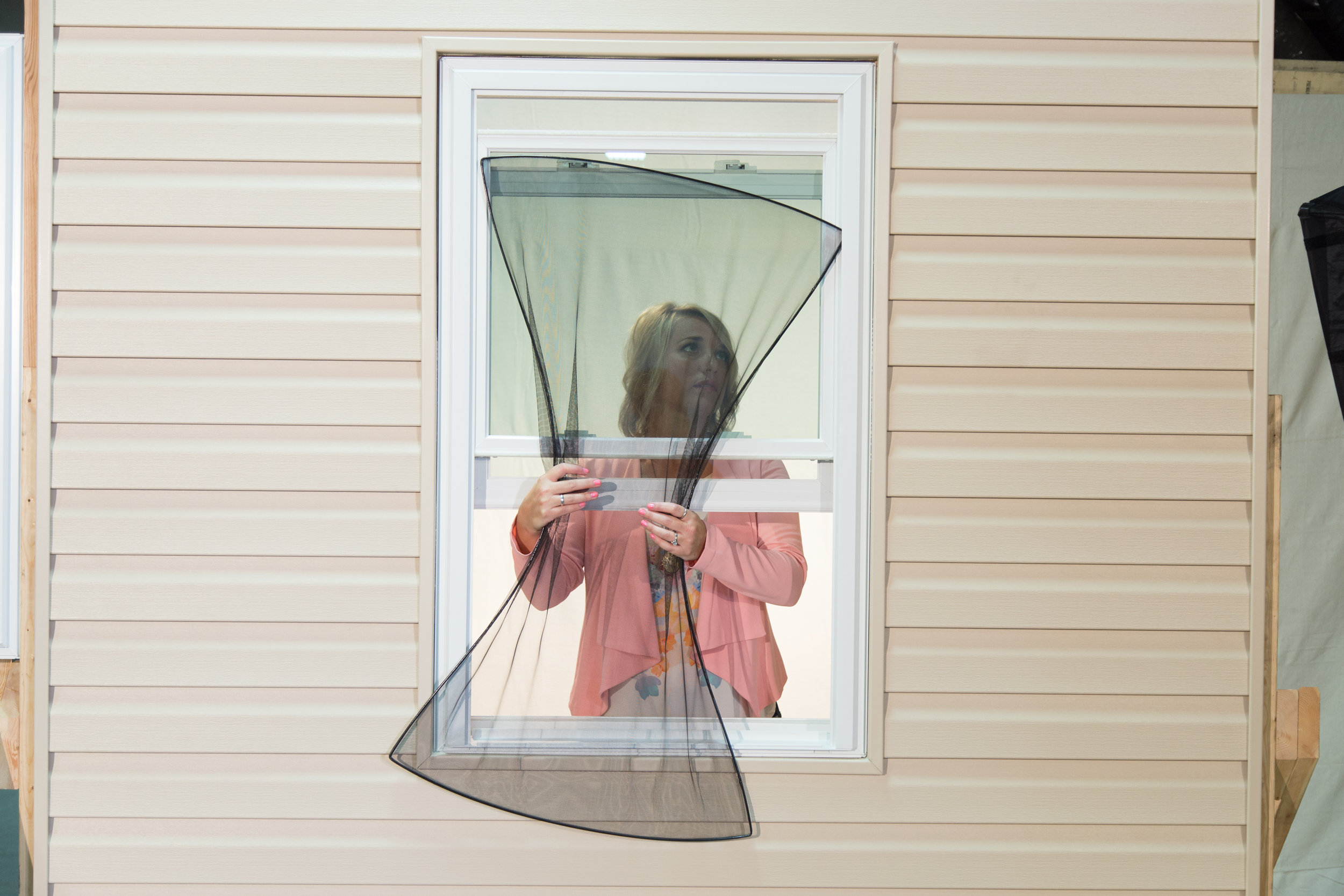 Wallside Windows uses FlexScreen, which is easy to bend, making it simple to install and remove.