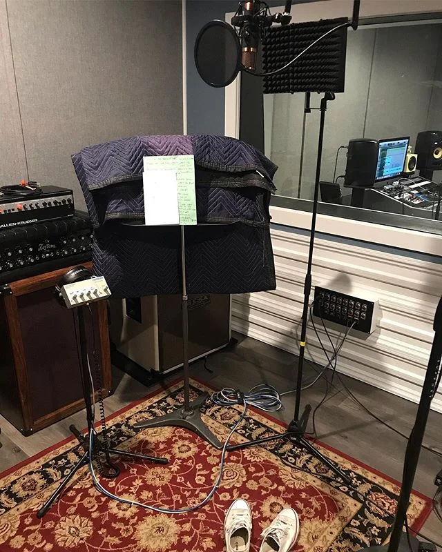 @niner_niner_bakersfield vocal station deep in the war room. 
#loveletters #vocals #recording #fridaynightsession #turntheacoff #recordingstudio  #telefunkenmics #neve