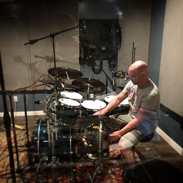 Saturday&rsquo;s are for recording! FOOL FOR A LIFETIME day 1 in the books. 
#riffage