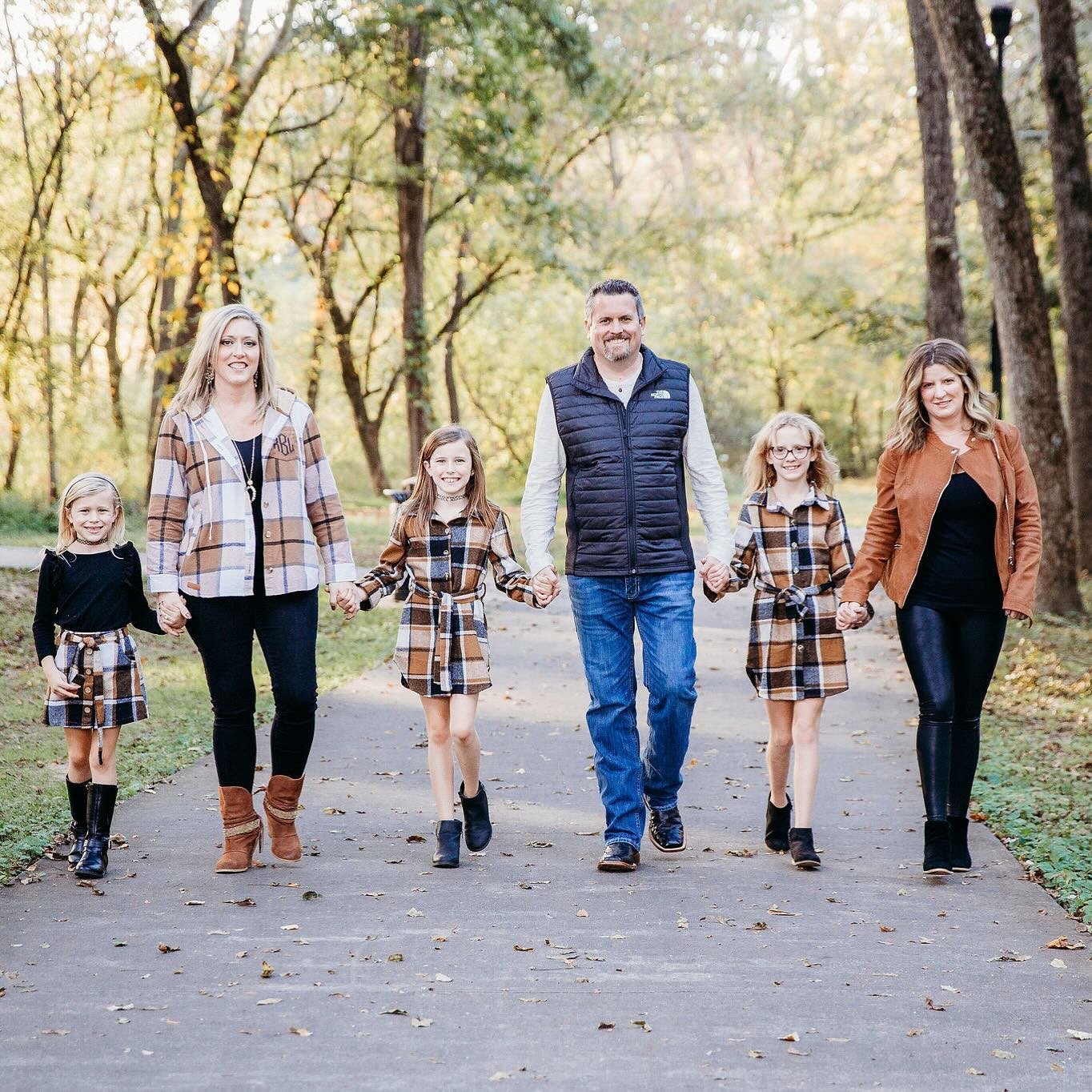 I&rsquo;ve really been enjoying my extended family sessions this year! What a fun gift for the grandparents! 
.
.
.
#extendedfamilyphotos #acworthfamilyphotographer #cartersvillefamilyphotographer #kennesawfamilyphotographer