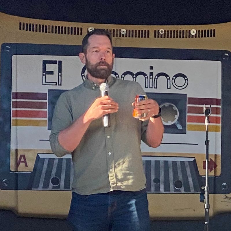 Scott broke out another of his comedy skills tonight and did a quick opening stand-up set for Eric Schwartz. Eric proceeded to crush it at @_motelsoco_. Awesome to see such a fun, creative set. His songs are great! Check him out @eeericschwartz! #pag