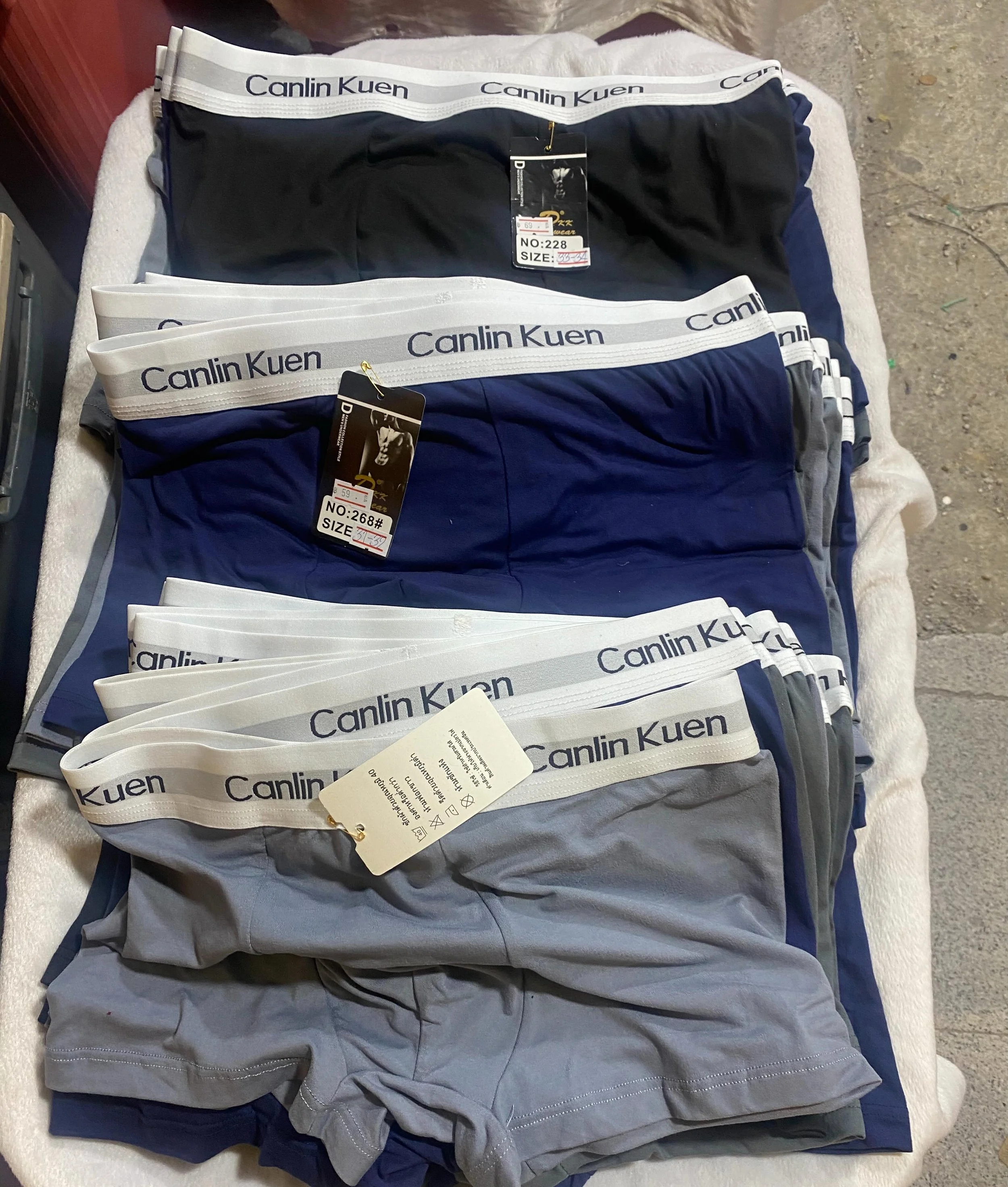 There are no mistakes, only gifts. #improvislife #thailand #calvinklein #canlinkuen #meunderwears!