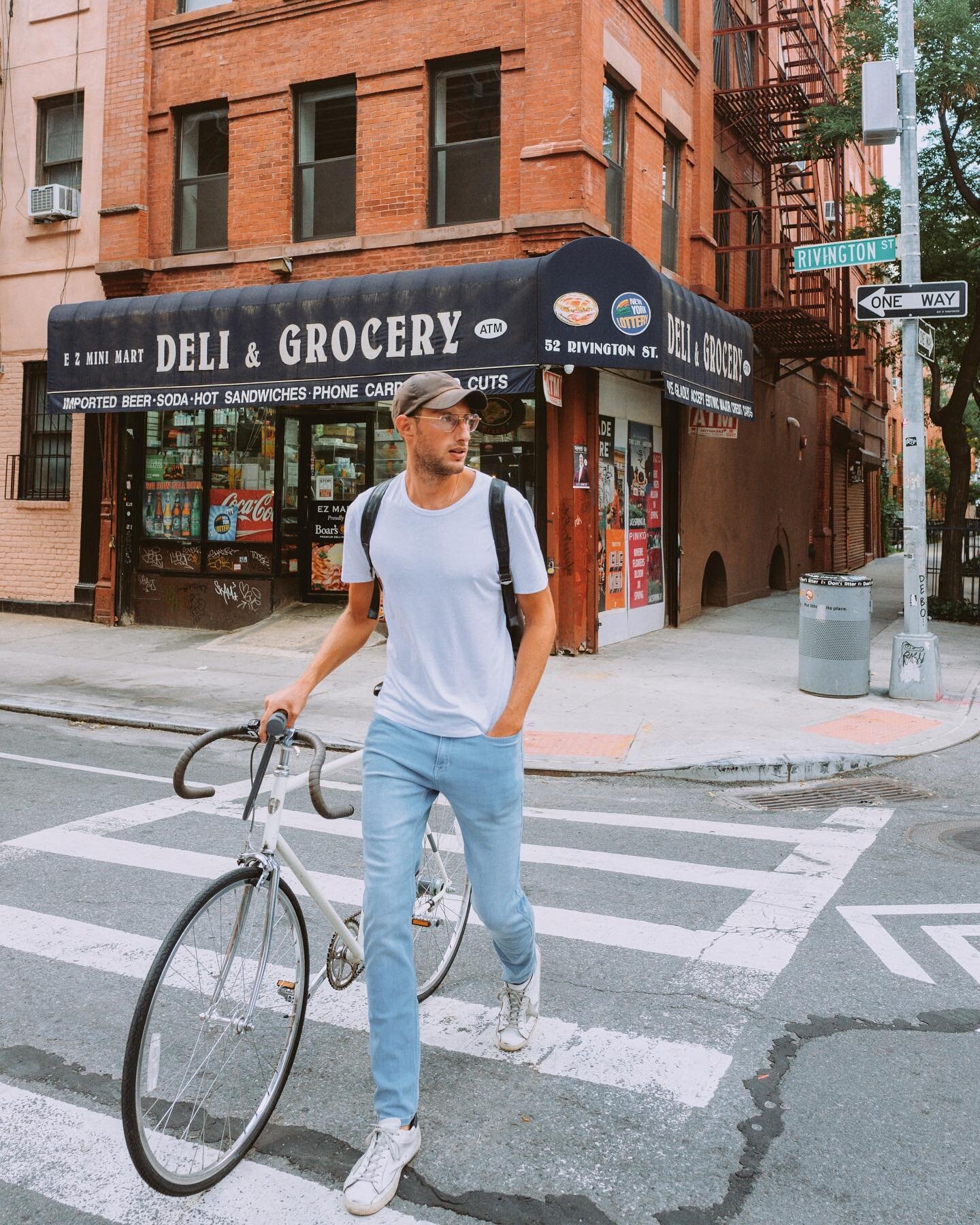 Running errands around the city wearing @duerperformance - a white T shirt that doesn&rsquo;t get sweat stains (the fabric has cooling technology), sign me up 🙋 - especially on the subway or biking through the city on these hot summer days 🥵 #ad #d