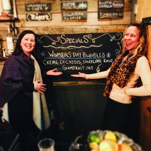 Power to the ladies of this Universe. 🙌👊 #internationalwomensday #specials #LadiesRuleBoysDrool #thenook #local #thenookseattle #drinks #dranks #cozyvibes