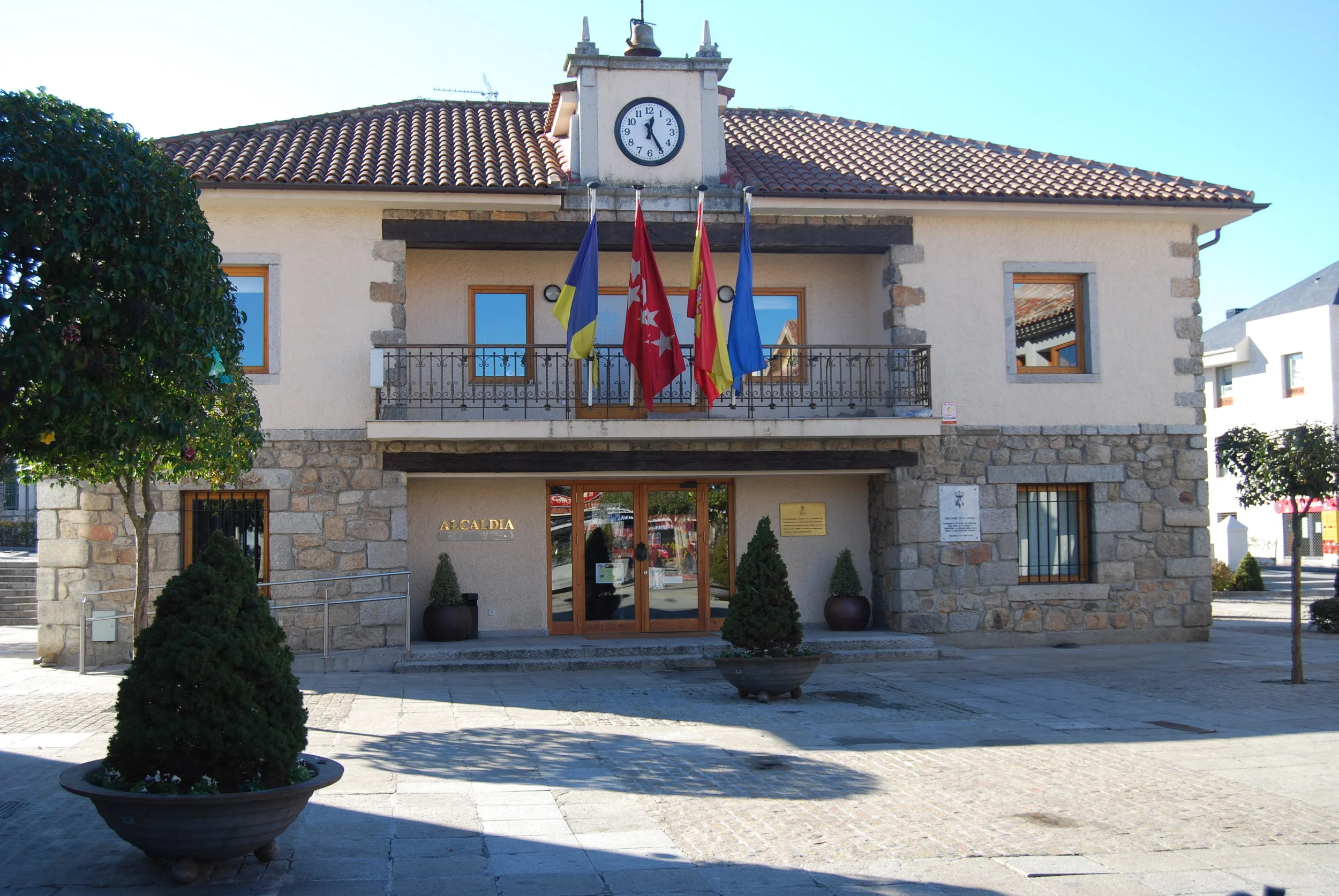 Torrelodones - Ayuntamiento.jpg