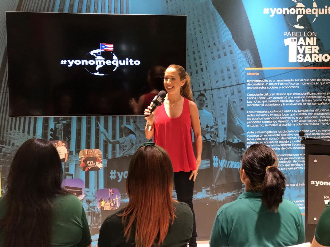 Como parte de la celebración del primer año del movimiento #yonomequito, la comunicadora les dio una charla.