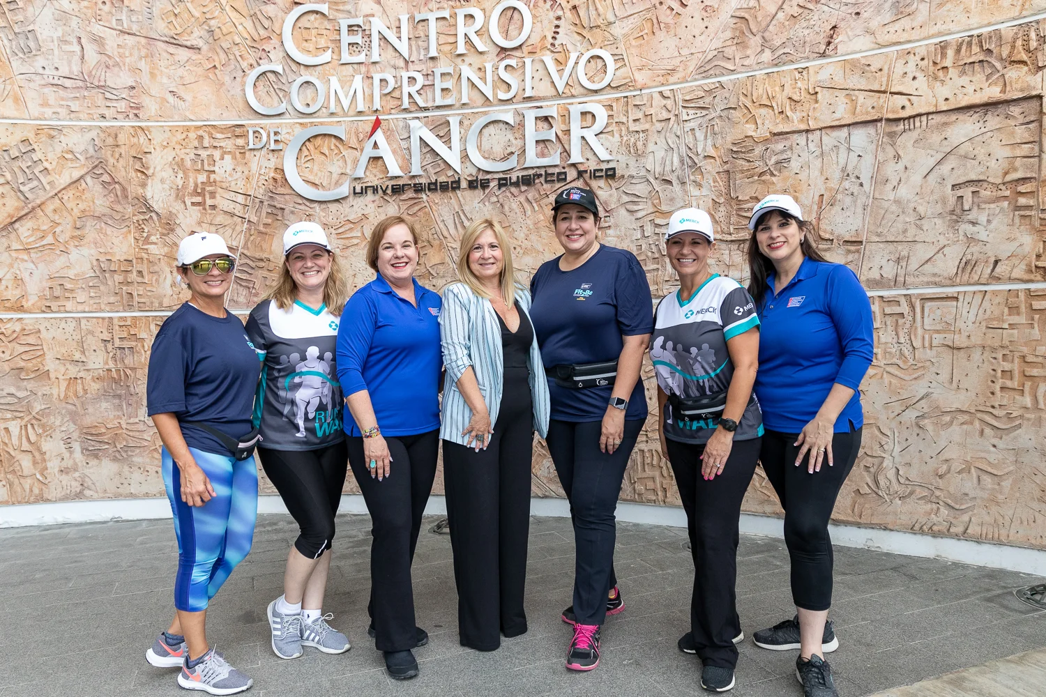 El equipo de Merck visitó al Centro Comprensivo de Cáncer como parte de la iniciativa.